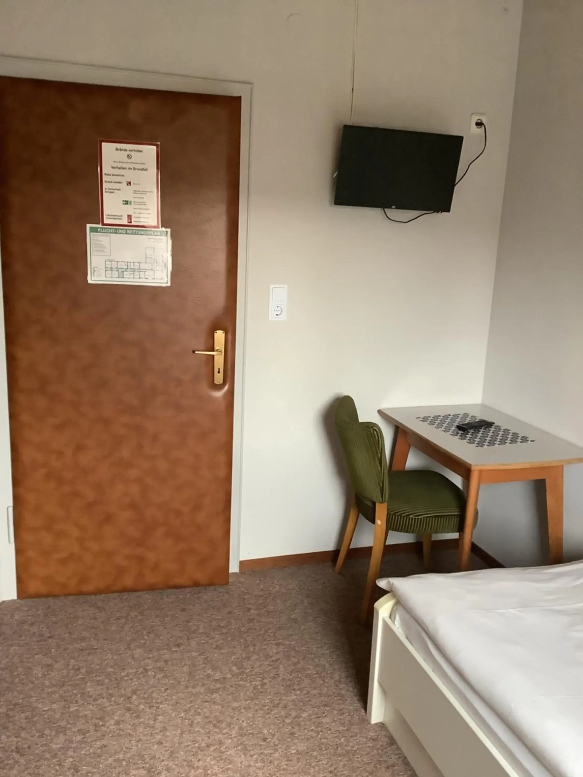 Seating area, Bed in Budgethotel Stadtbett Wolfsburg Seating area, Bed in Budgethotel Stadtbett Wolfsburg