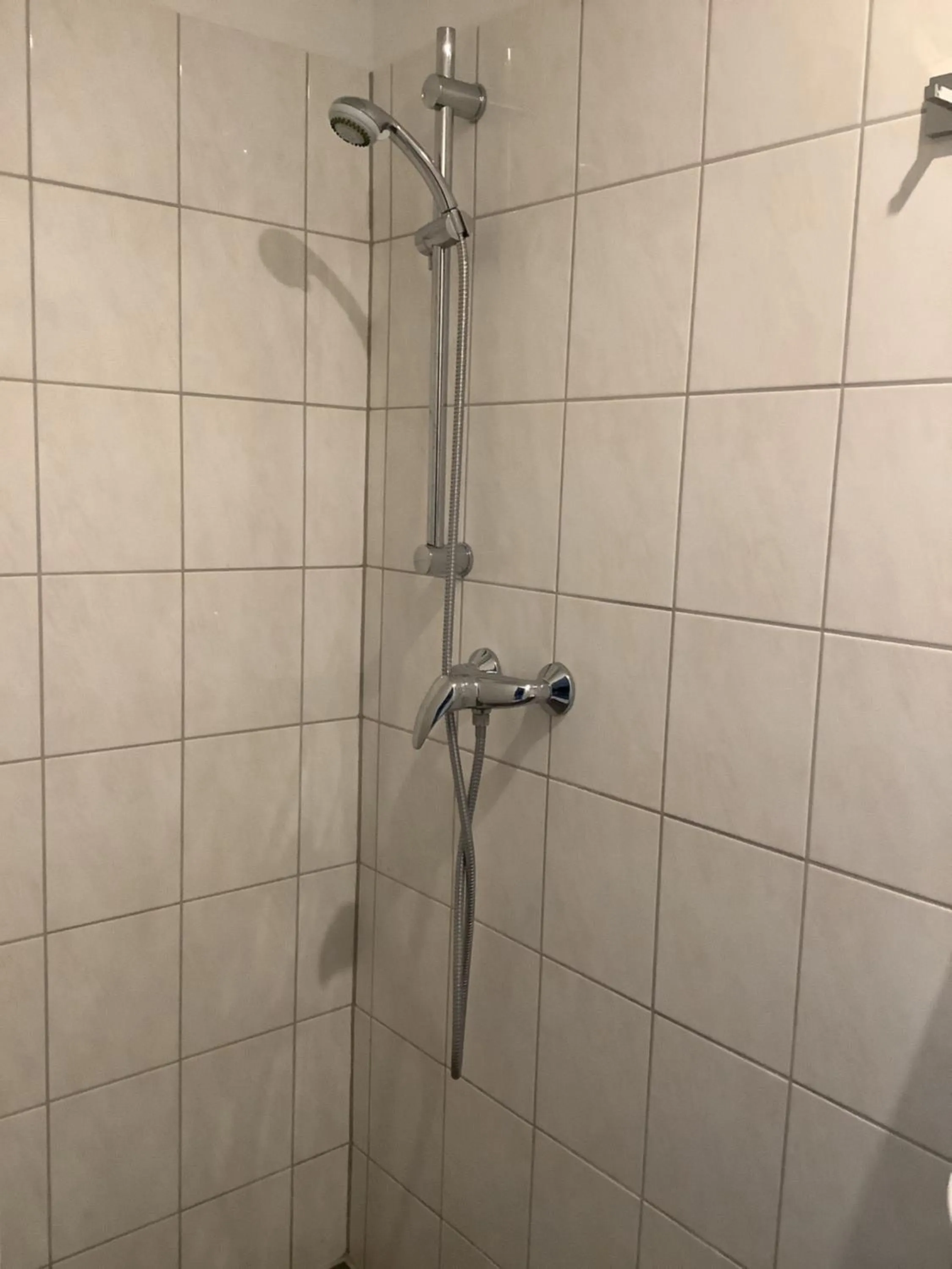 Shower in Hotel Niedersachsen