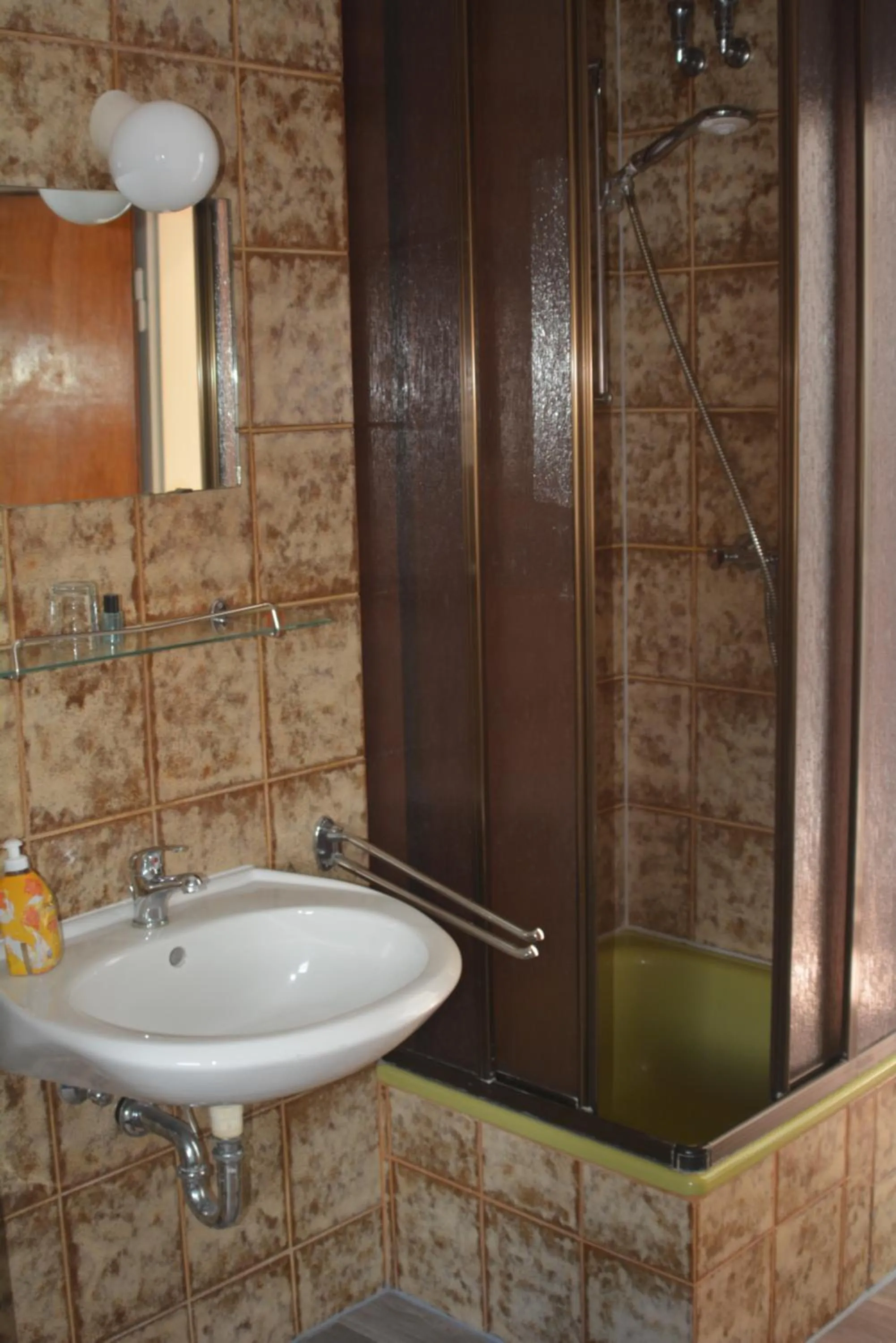 Shower in Budgethotel Stadtbett Wolfsburg