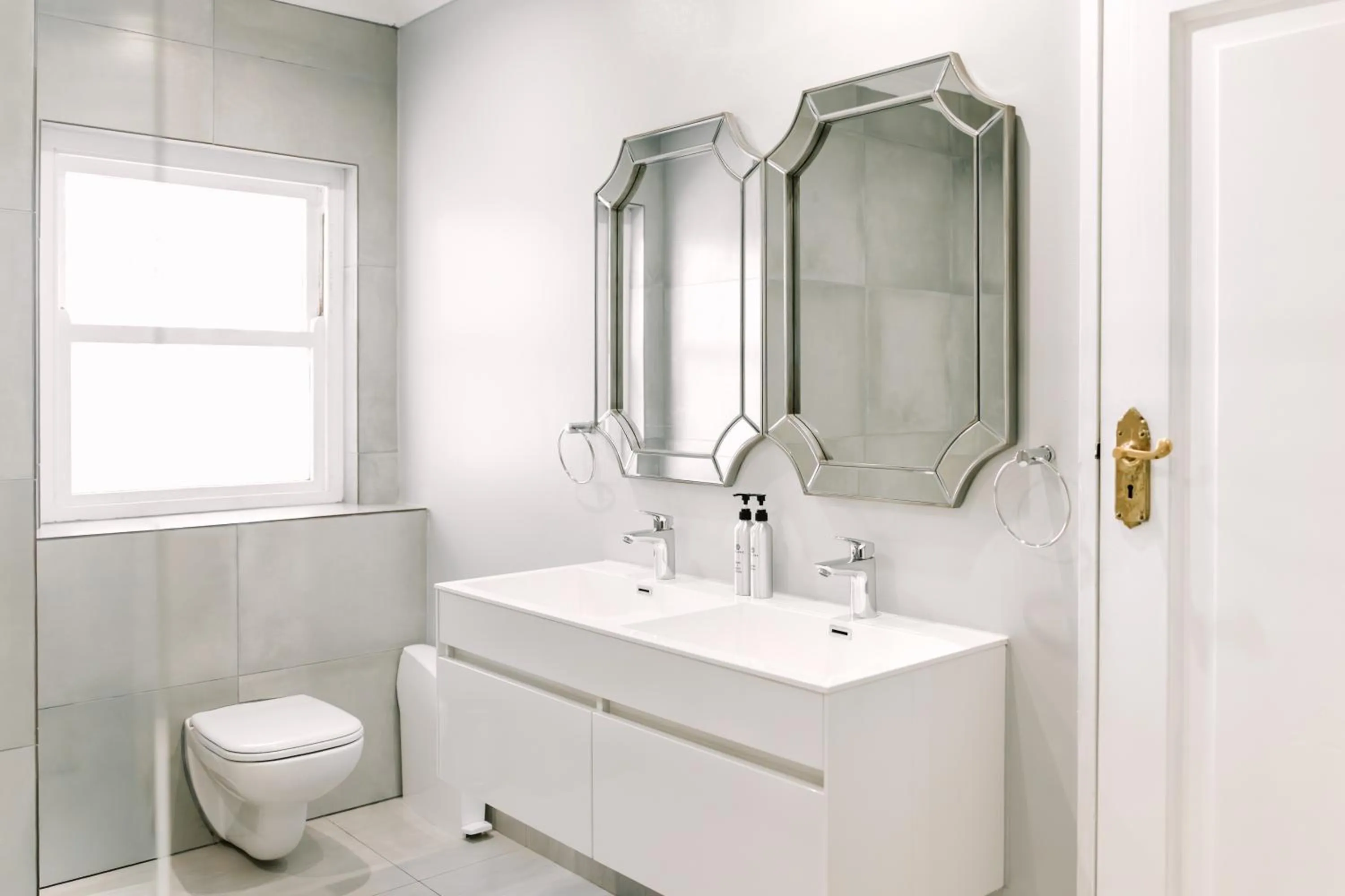 Bathroom in The Salene Hotel & Apartments