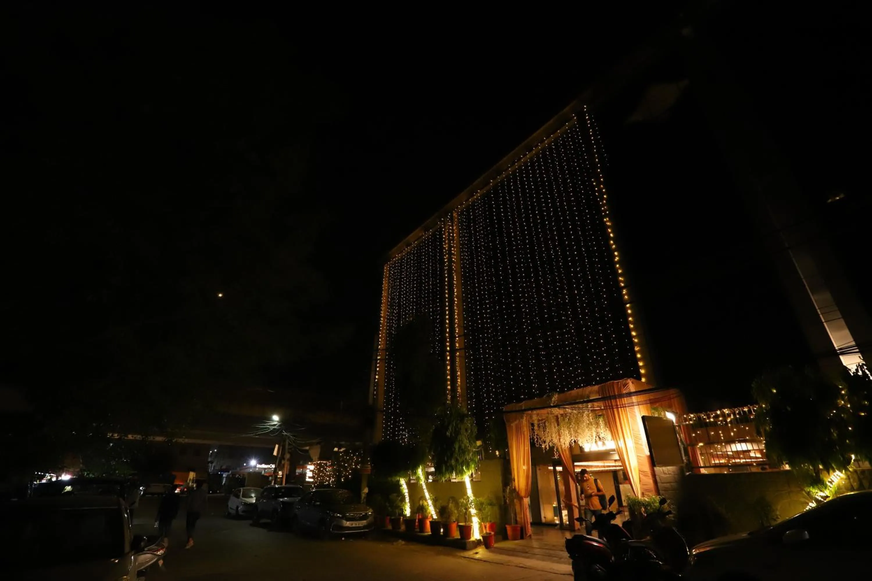 Property building in Hotel Palm Grand Naraina New Delhi - Couple Friendly Local IDs Accepted