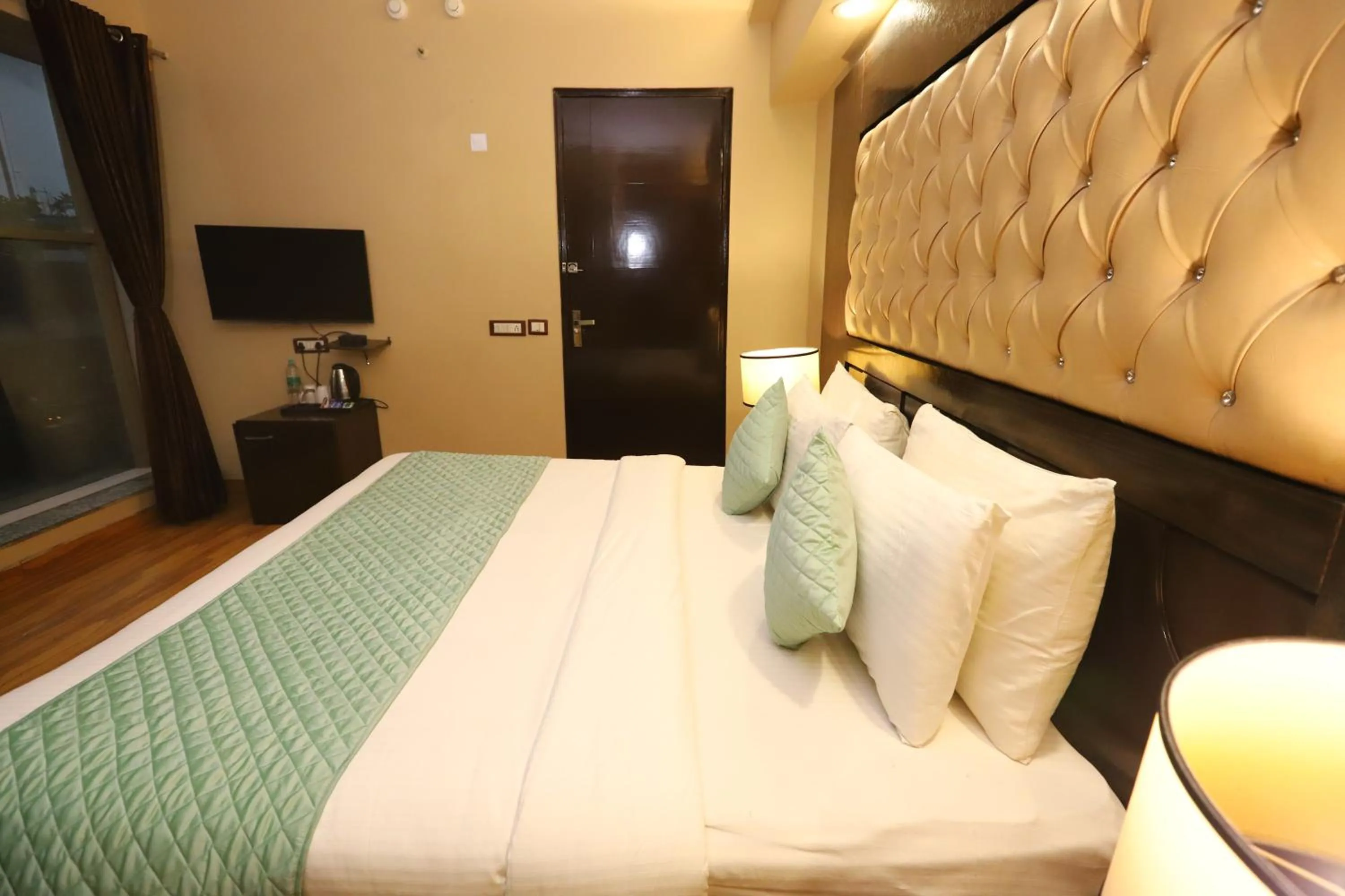 Bed in Hotel Palm Grand Naraina New Delhi - Couple Friendly Local IDs Accepted