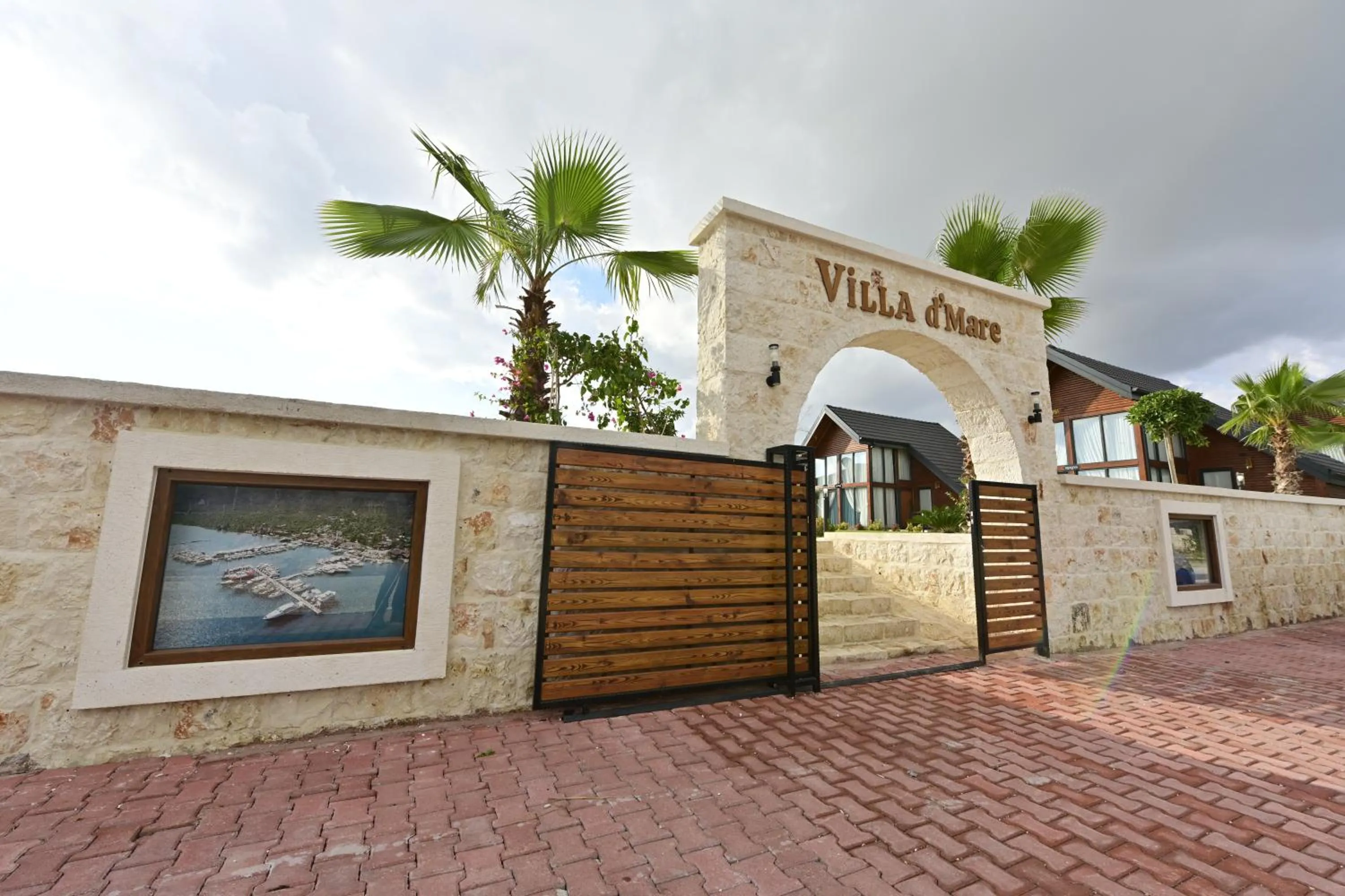 Facade/entrance in Villa d'Mare