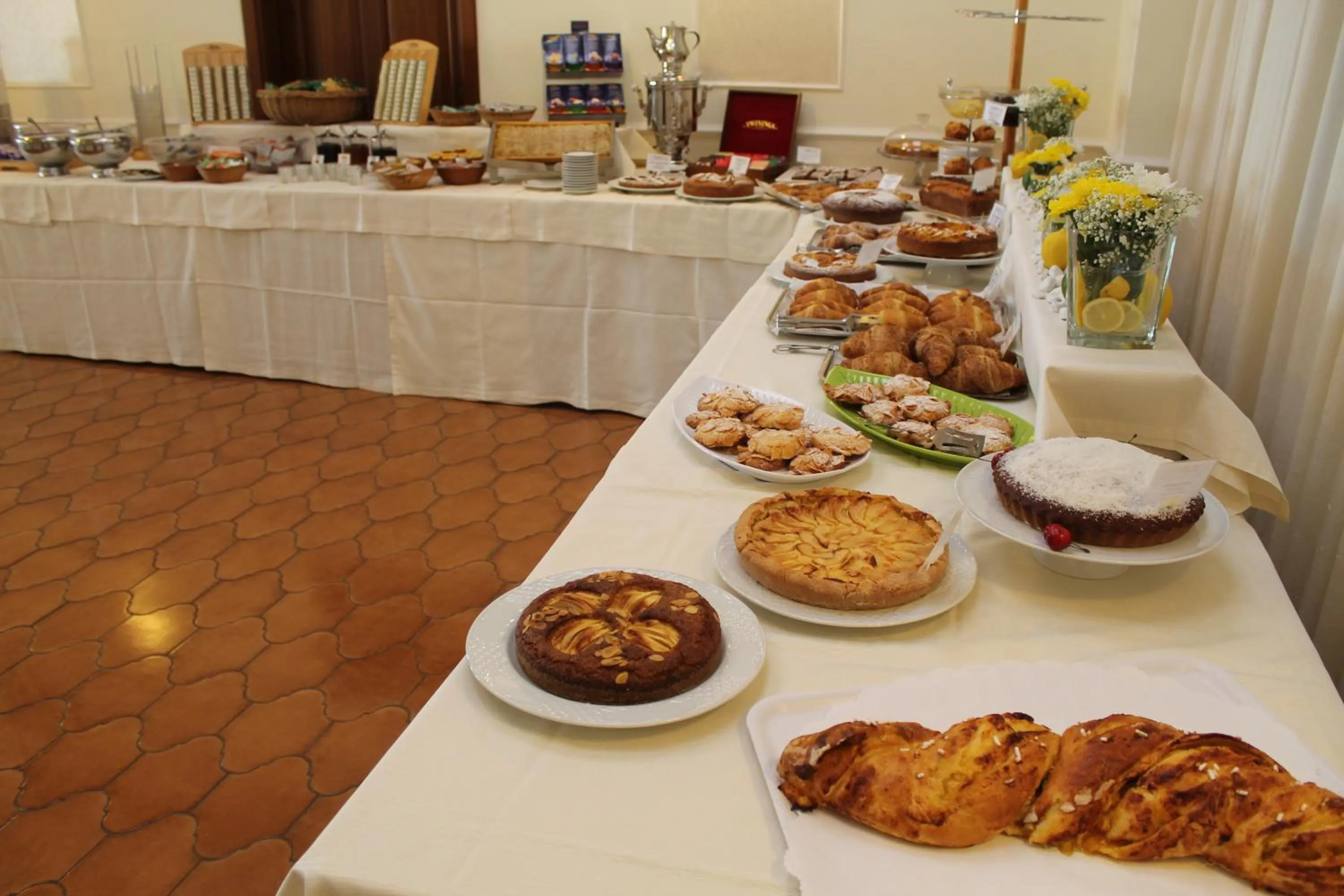 Continental breakfast in Hotel Terme Alexander