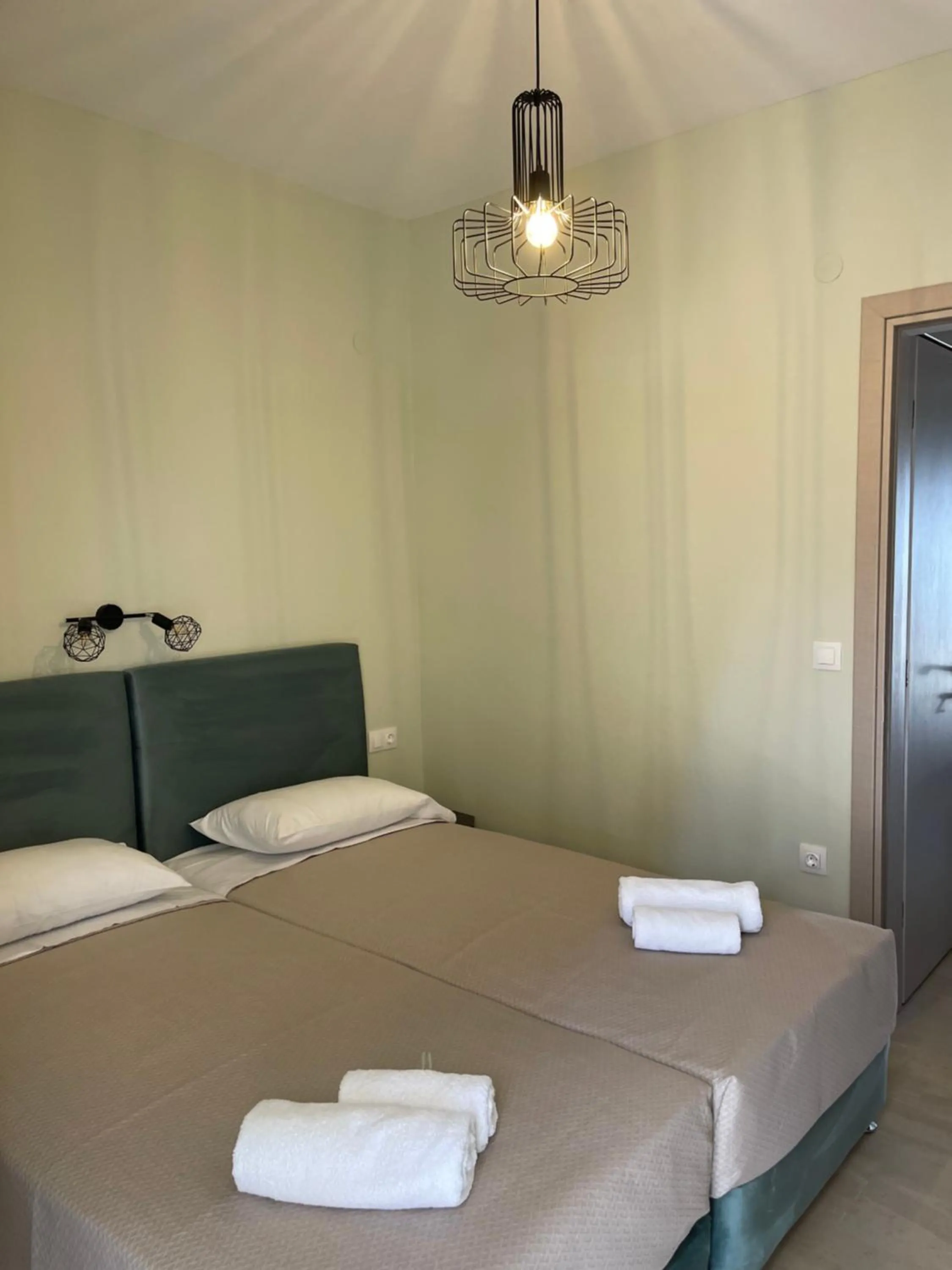 Bedroom, Bed in Garden View Apartments by nikolis