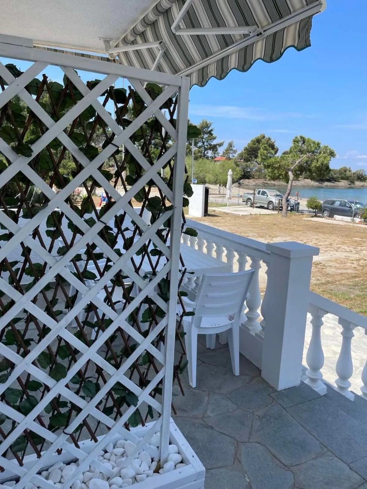 Balcony/Terrace in Garden View Apartments by nikolis