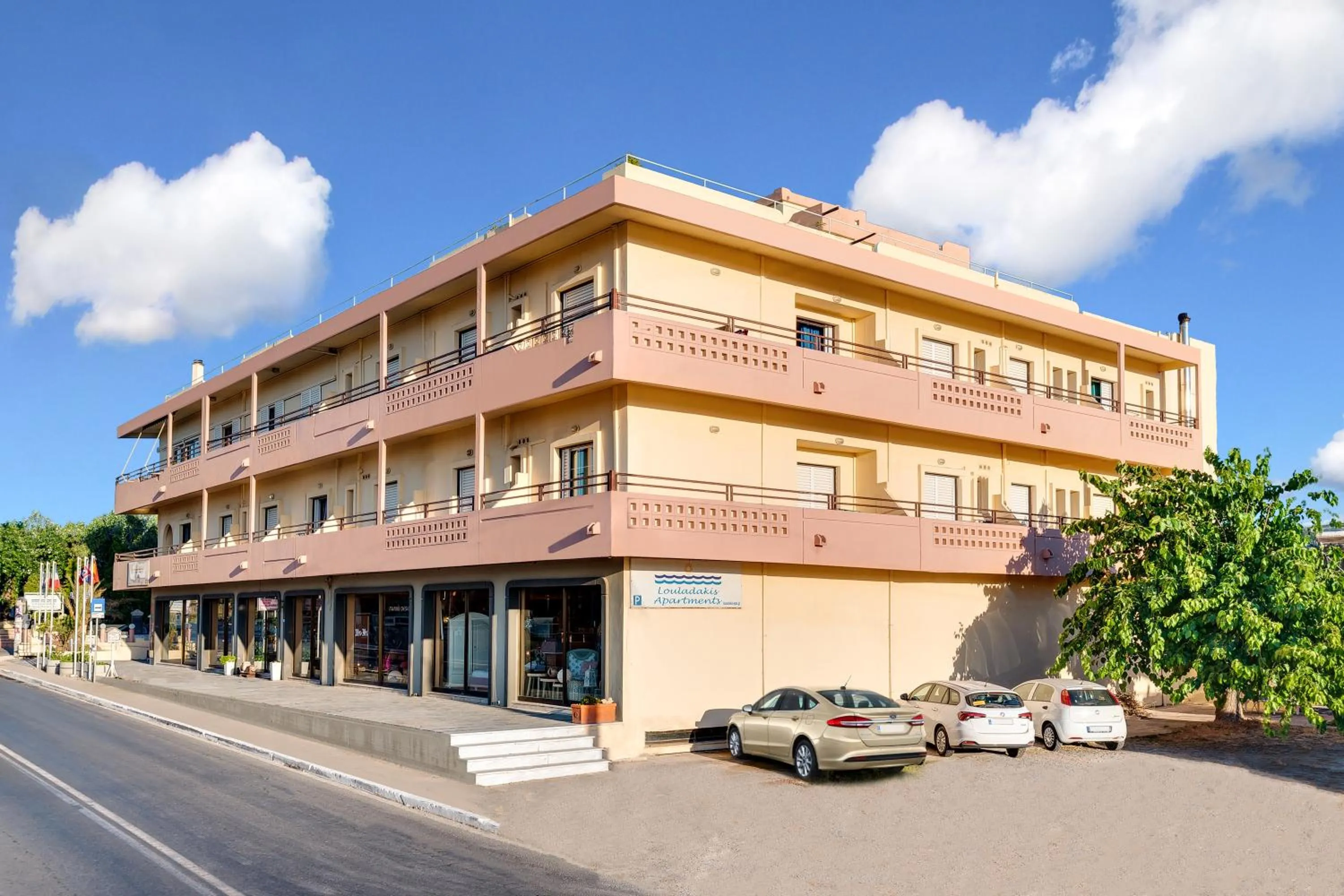 Property building in Louladakis Apartments