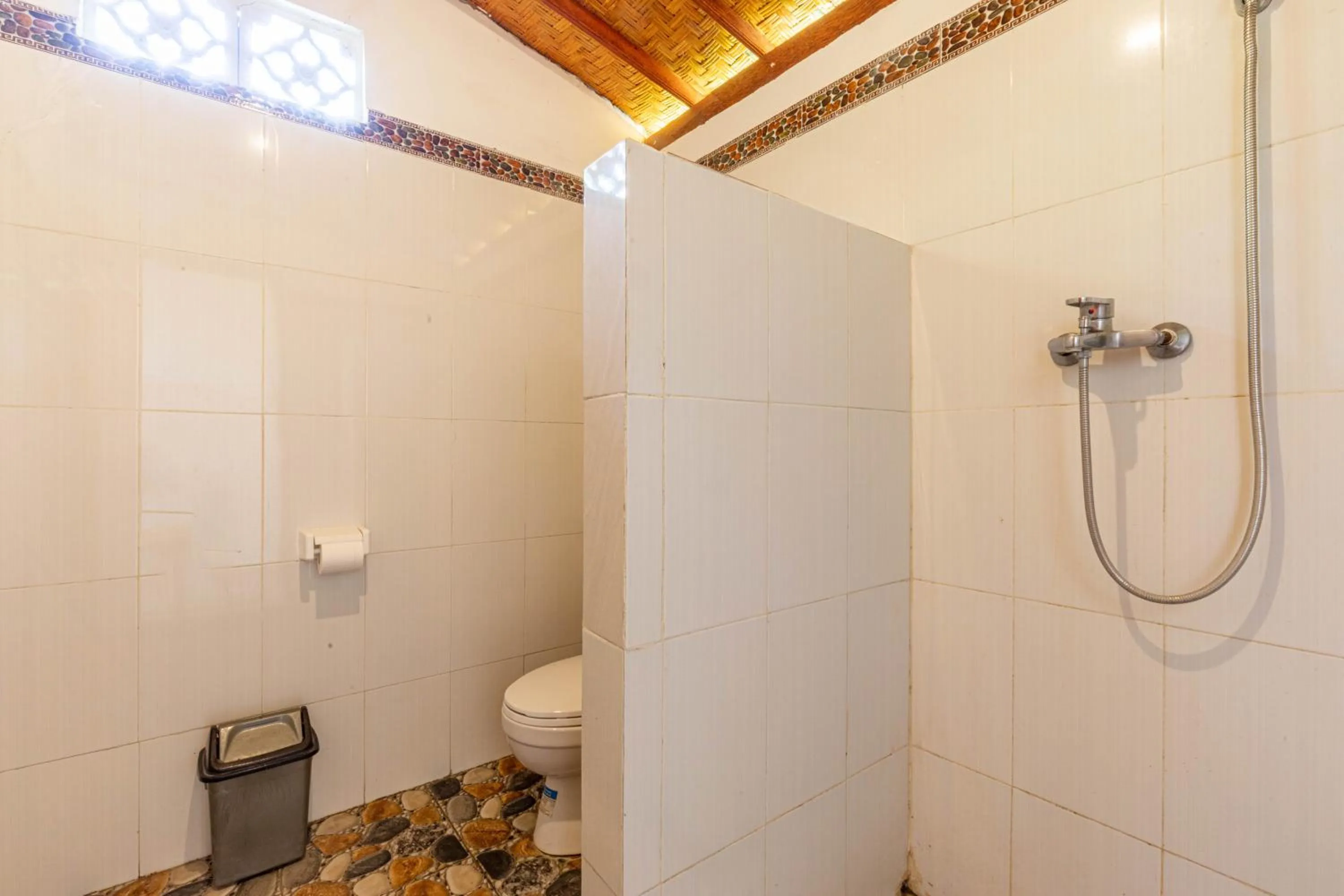 Shower in Sarivanna Penida