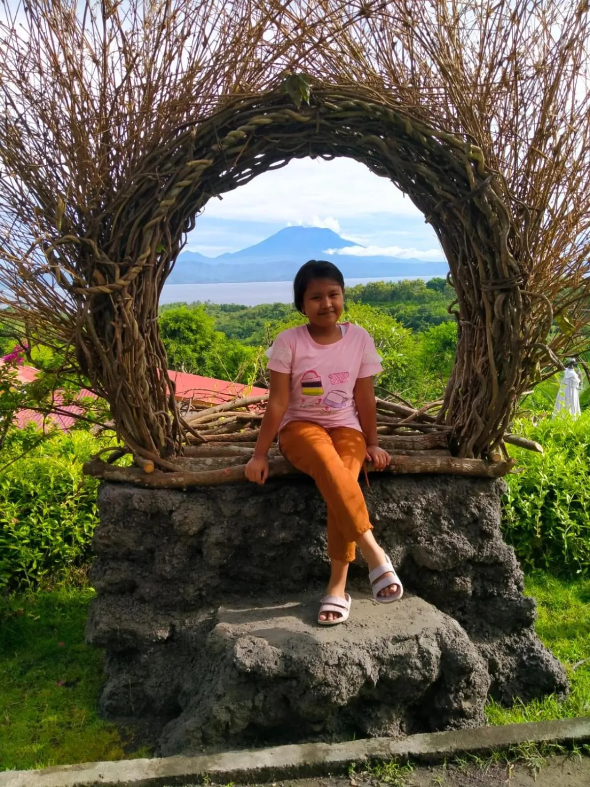 People in Sarivanna Penida