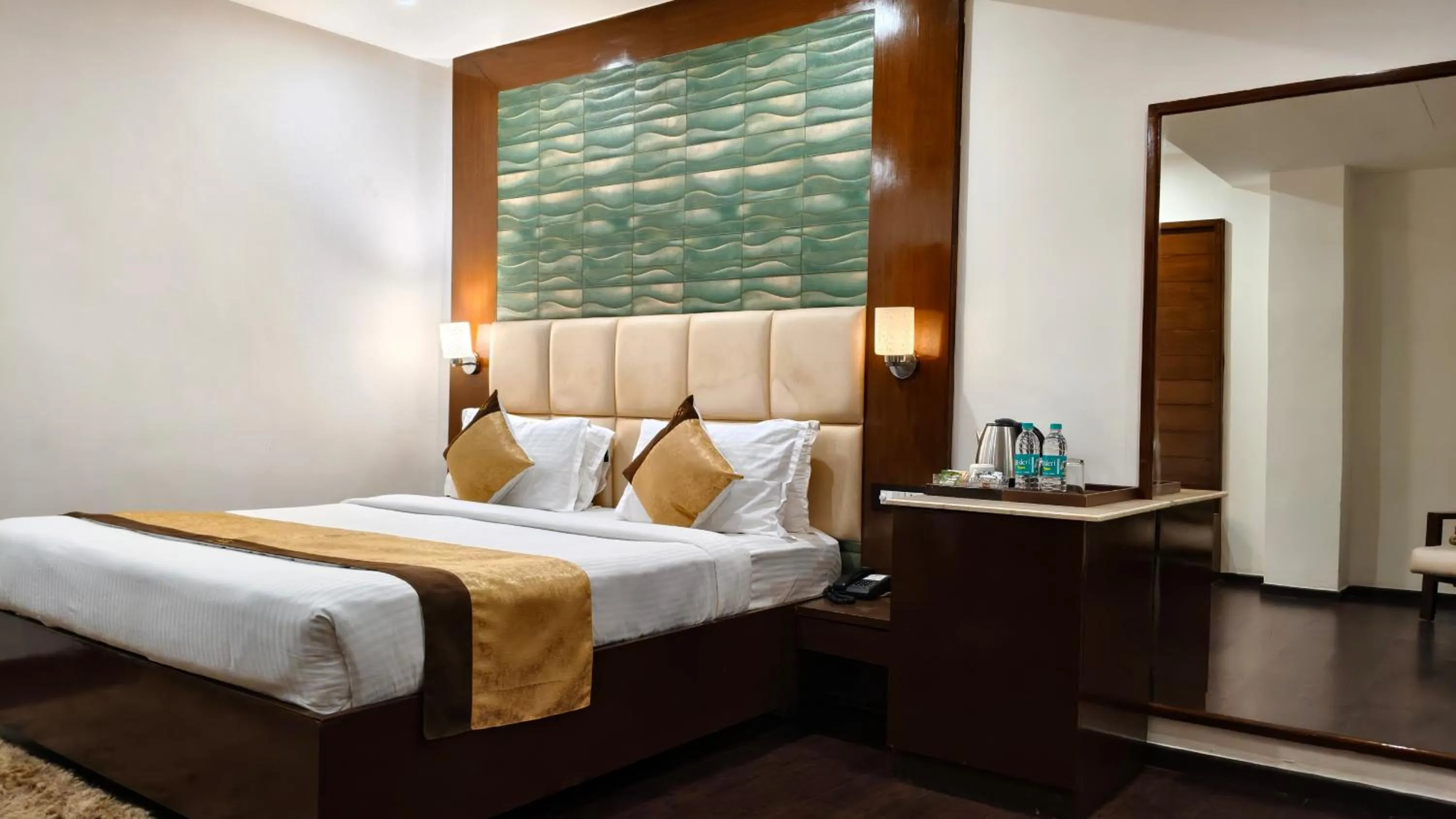 Bedroom, Bed in Hemaadri Grand