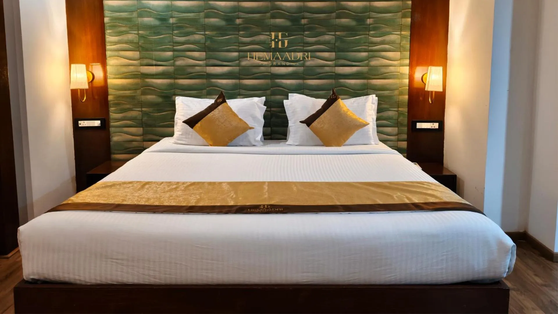 Bed in Hemaadri Grand