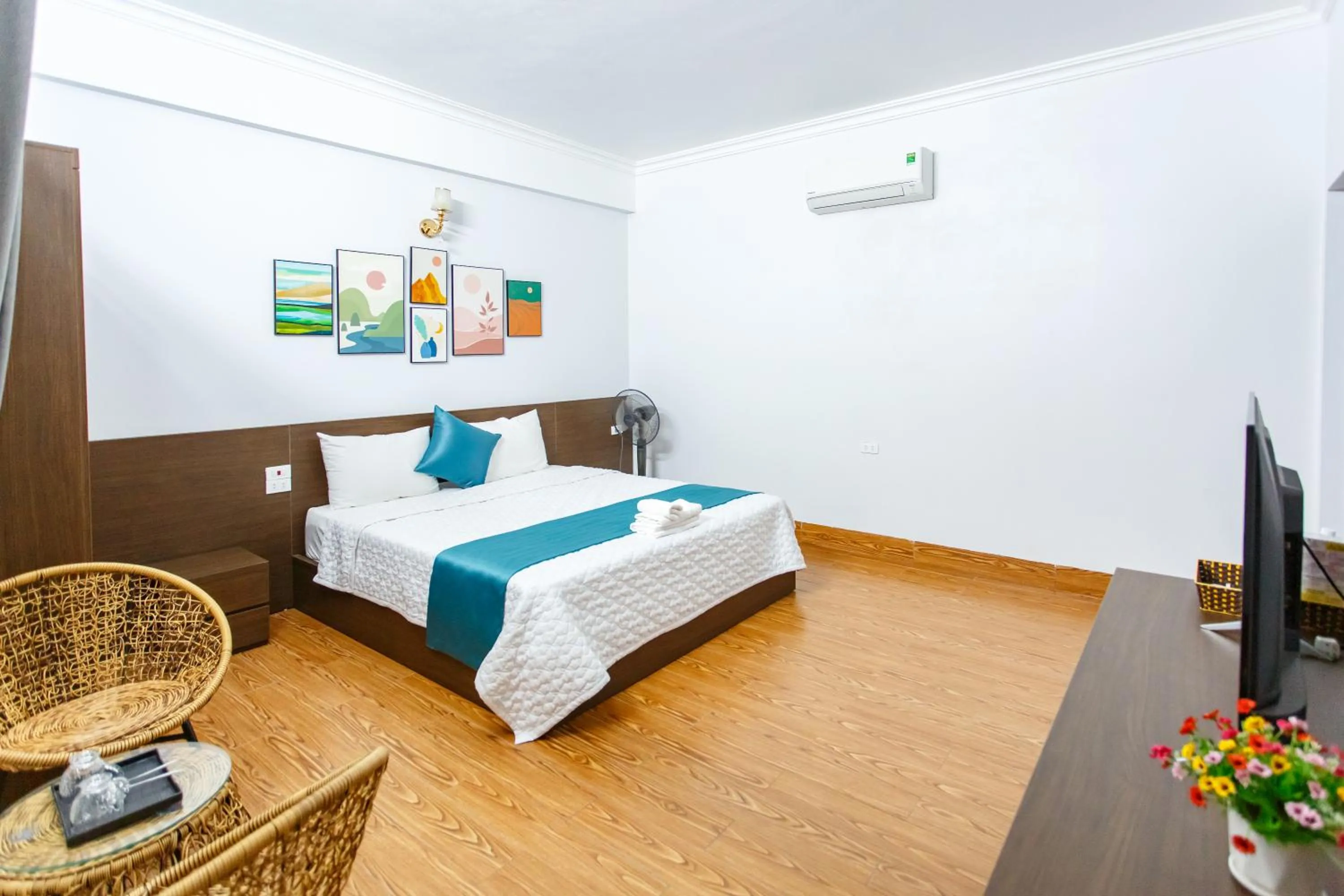 Bed in Blue Eyes Hotel