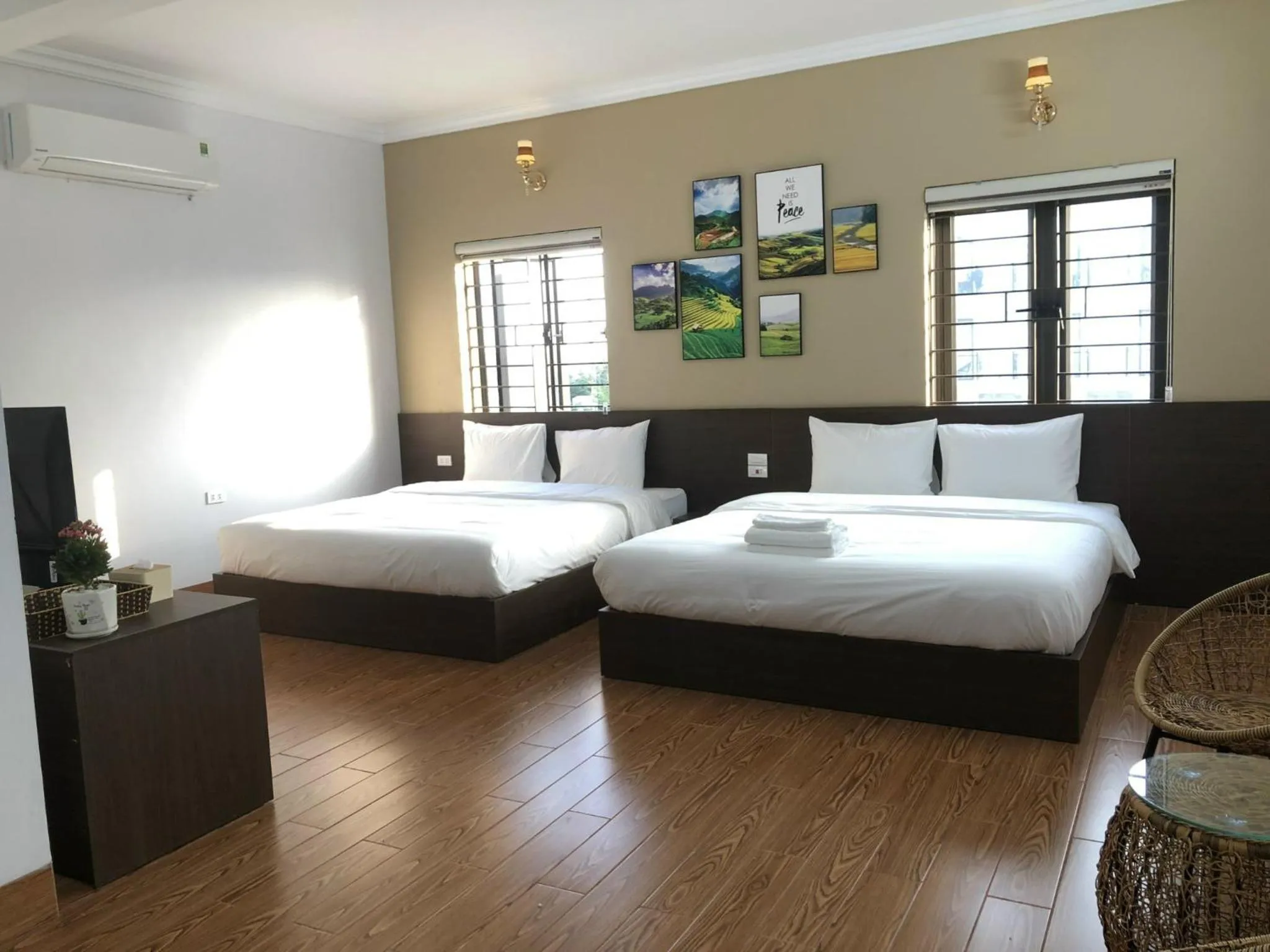 Bed in Blue Eyes Hotel