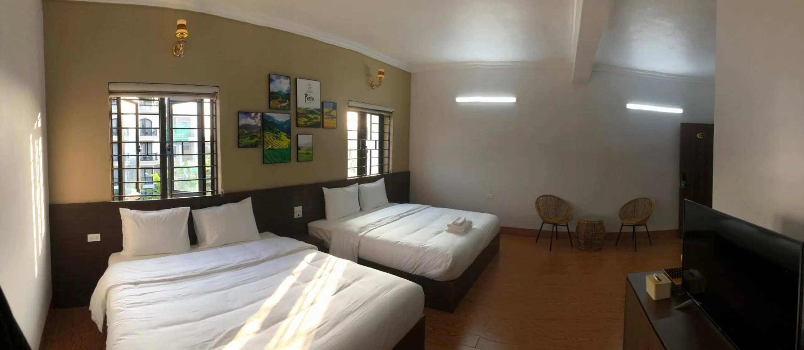 Bed in Blue Eyes Hotel