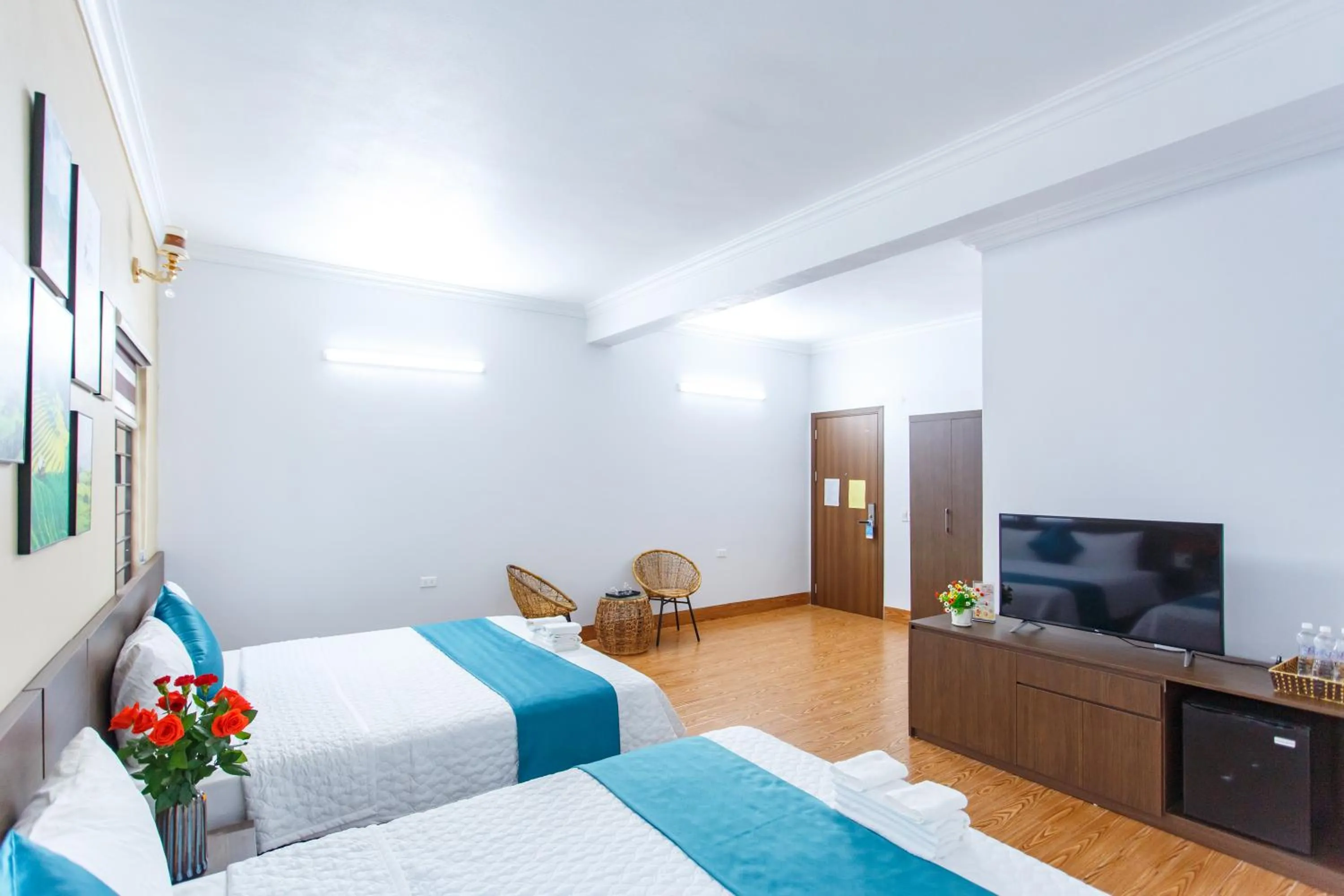 Bed in Blue Eyes Hotel