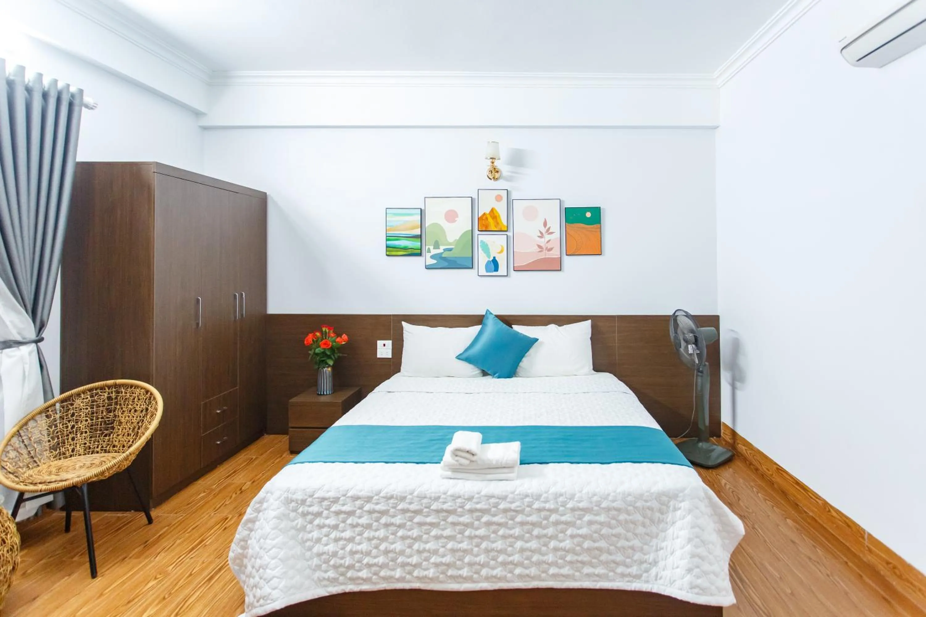 Bed in Blue Eyes Hotel