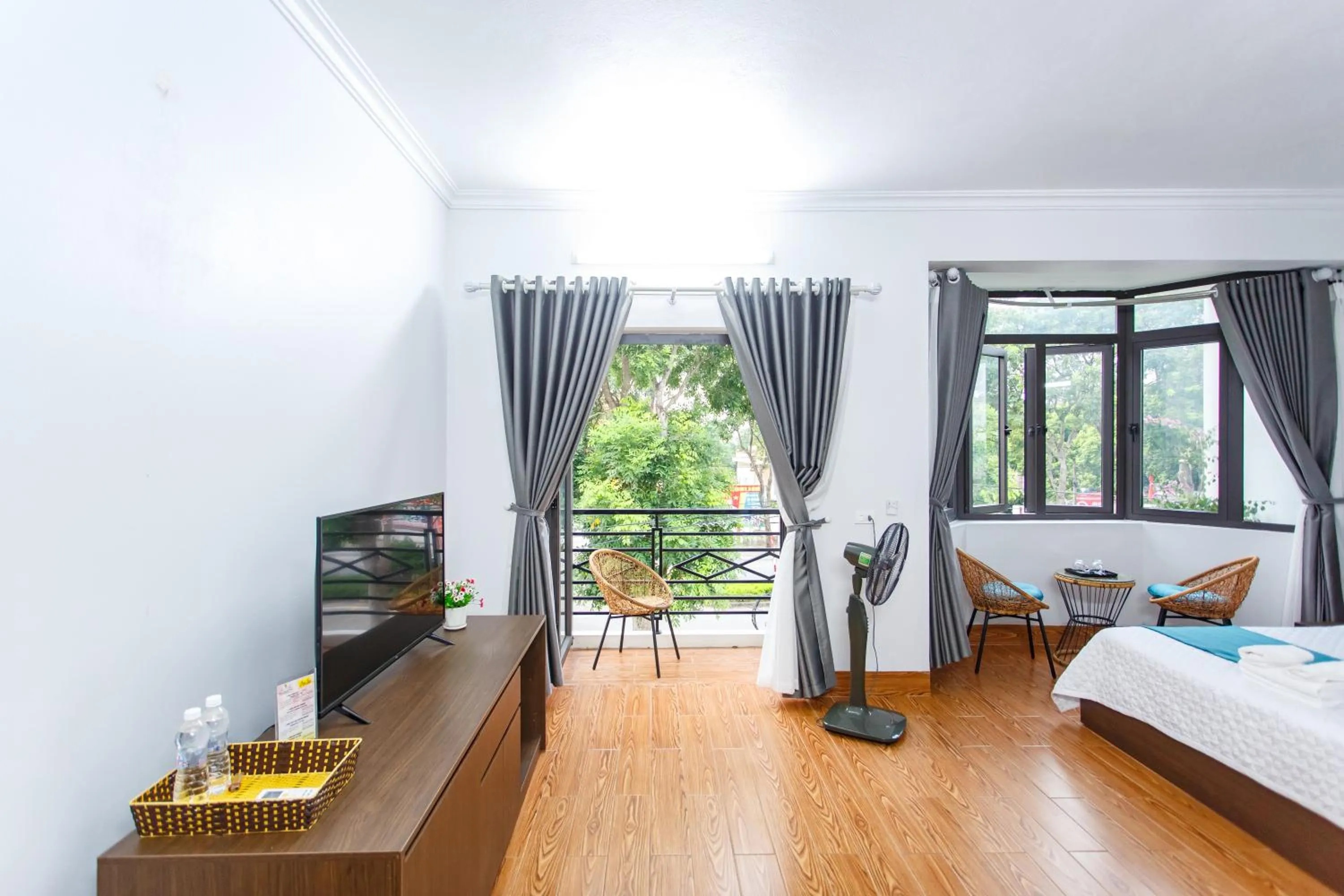 Bed in Blue Eyes Hotel