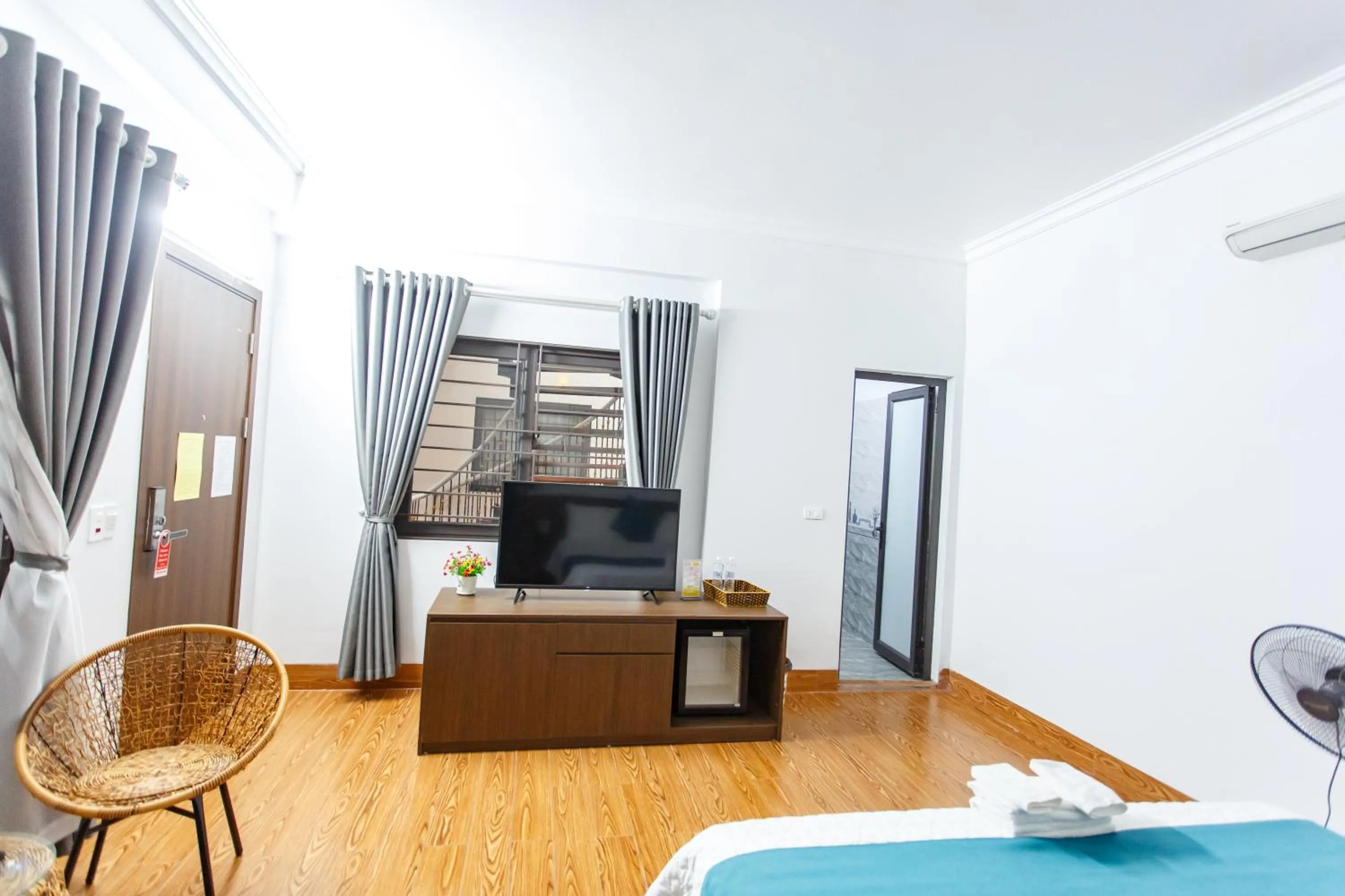 Bed in Blue Eyes Hotel