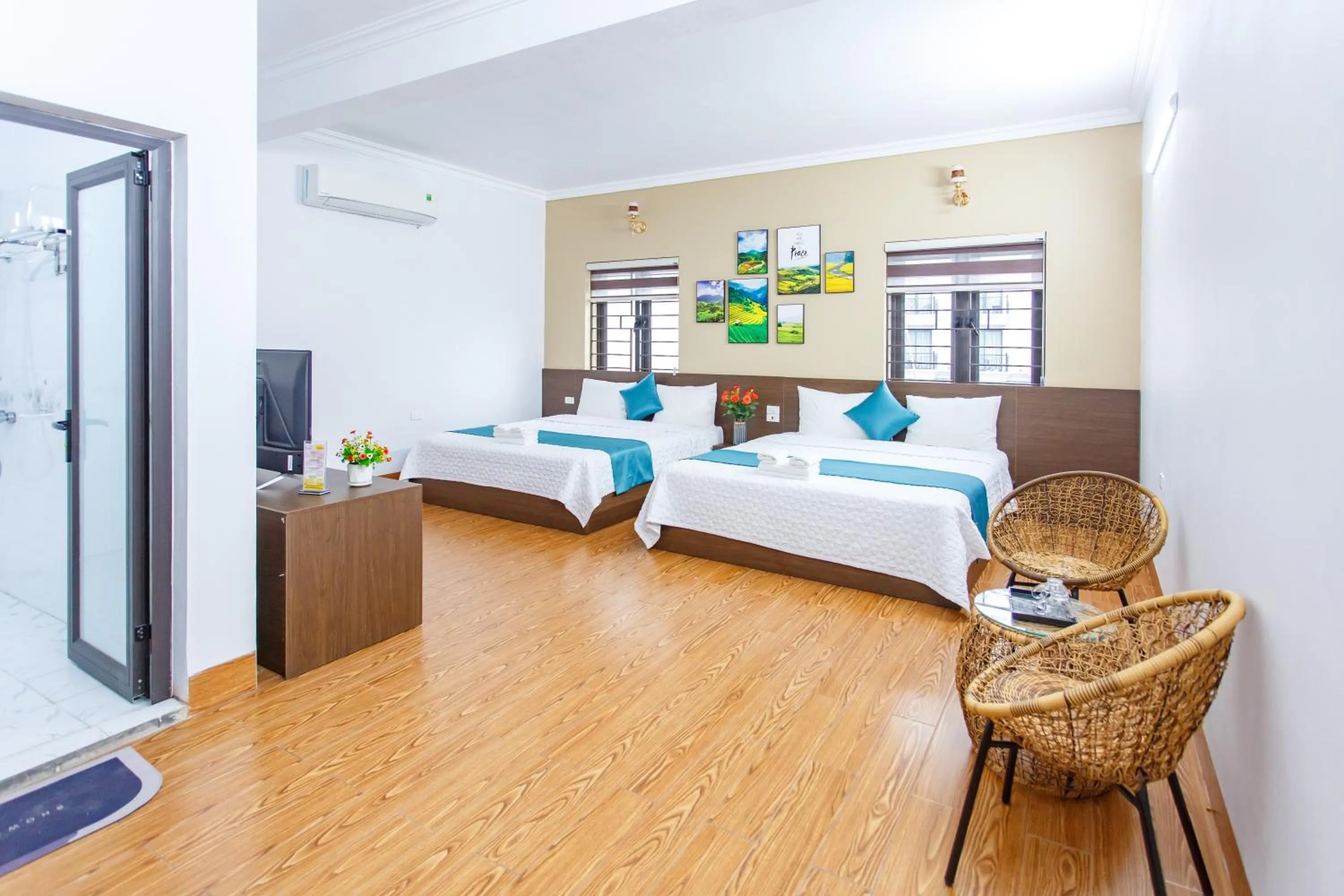 Bedroom, Bed in Blue Eyes Hotel