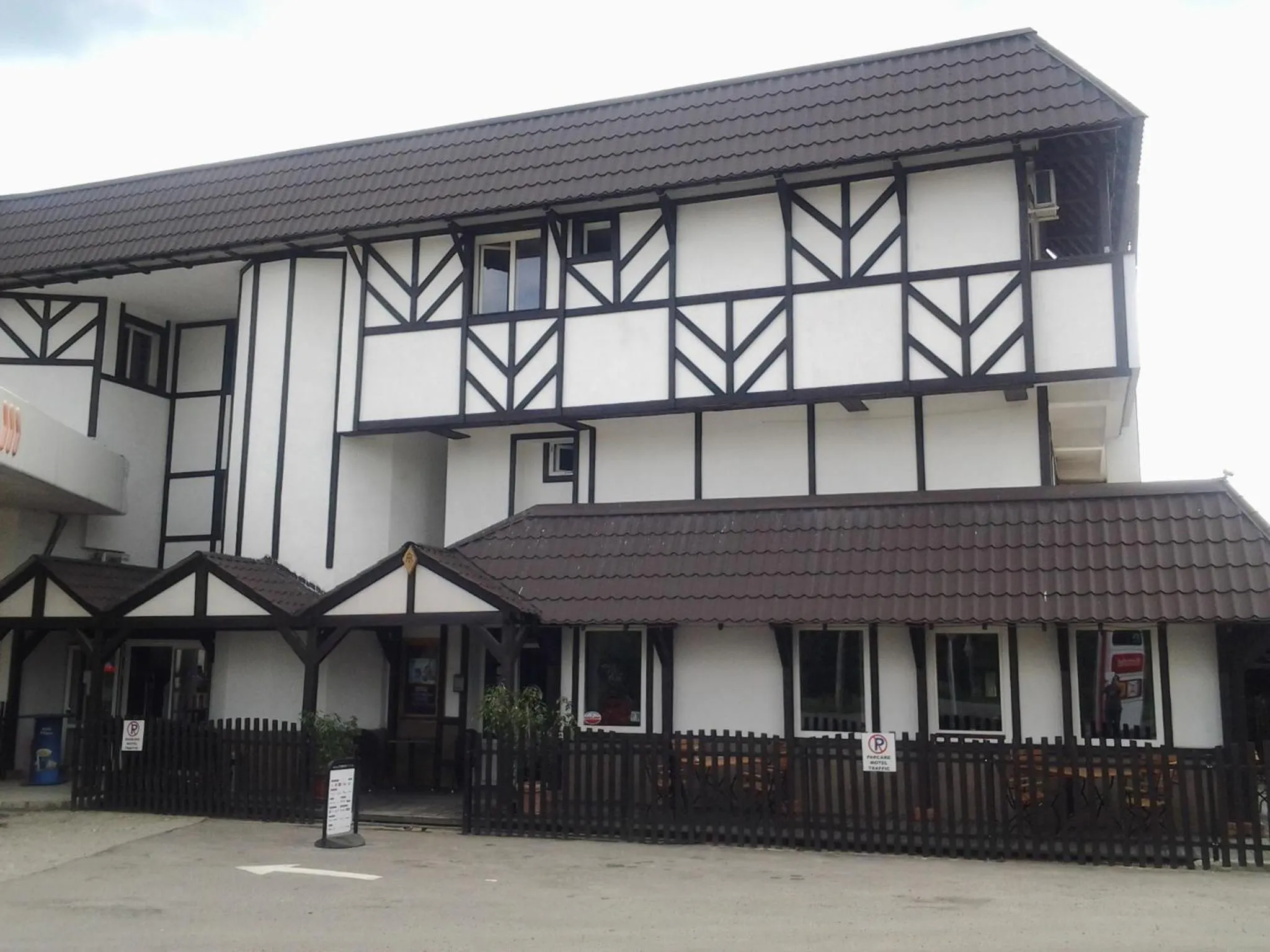 Facade/entrance in Motel Traffic