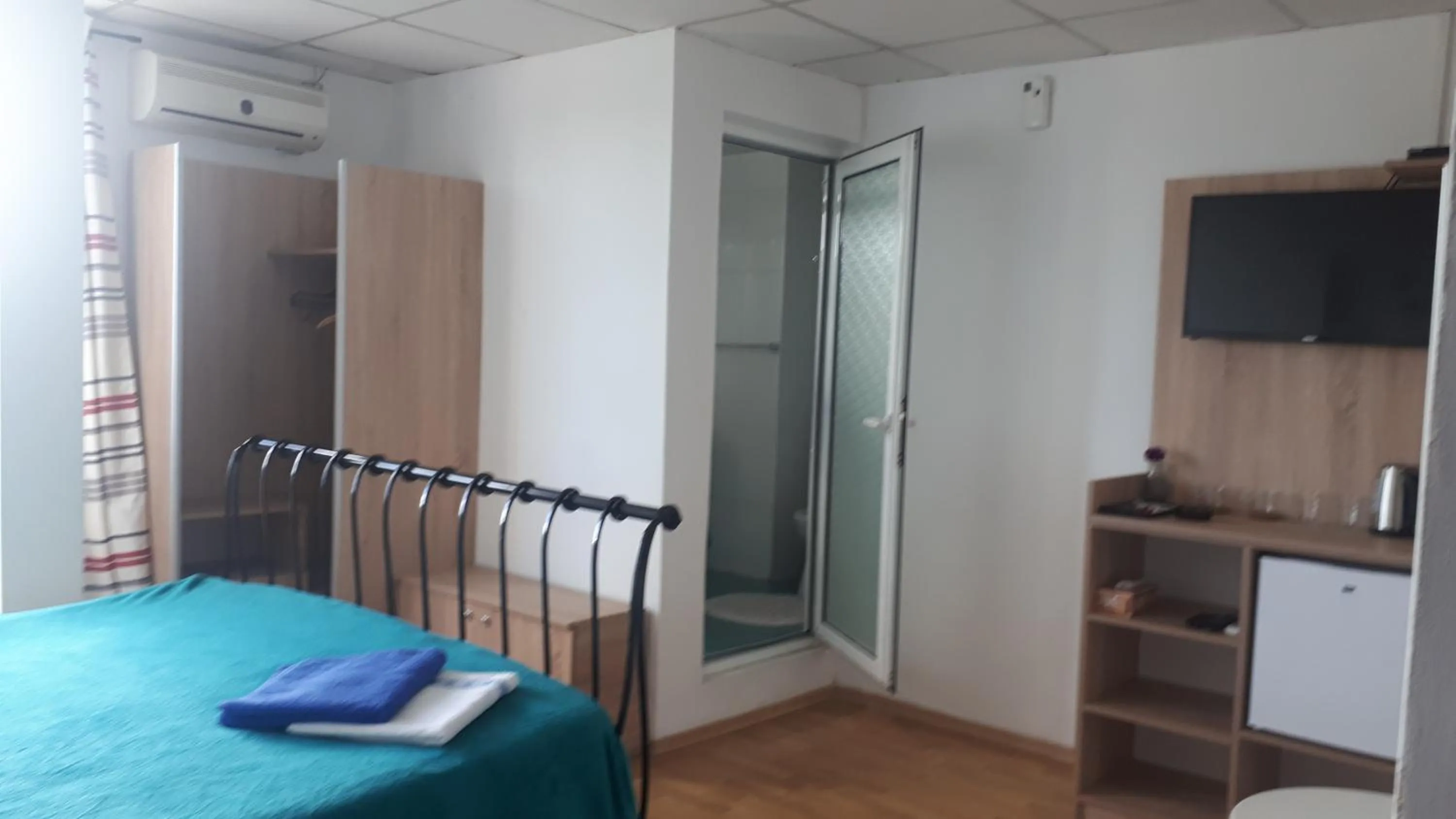 Bed in Motel Traffic