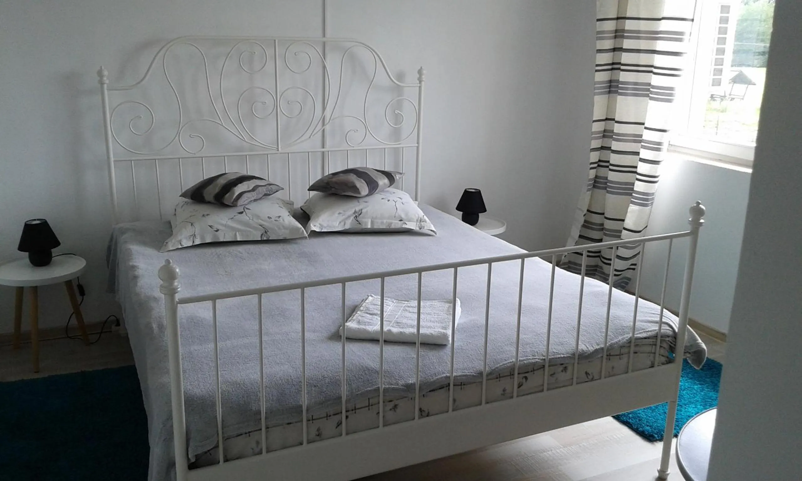 Bed in Motel Traffic