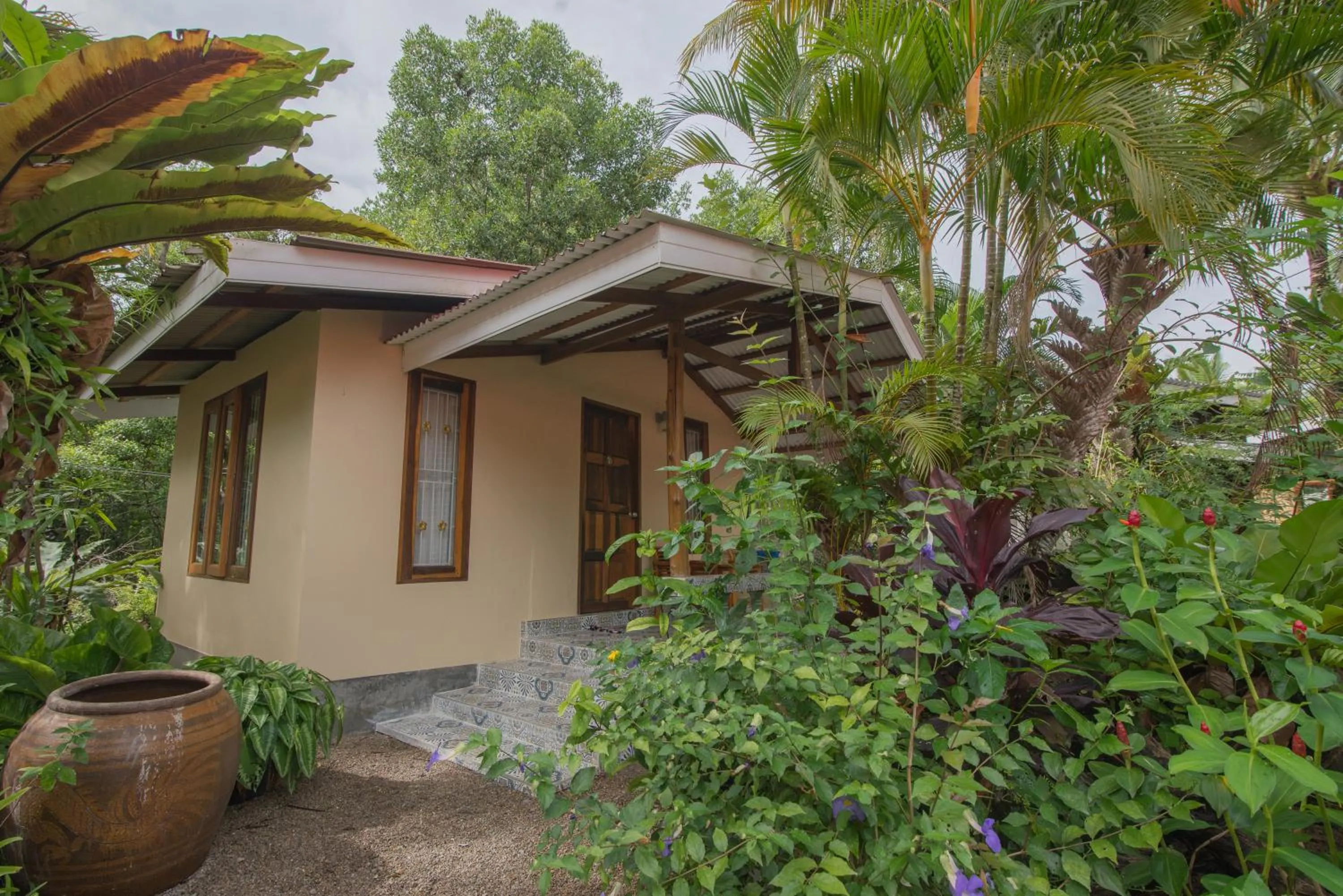 Garden in Bananas Resort & Restaurant