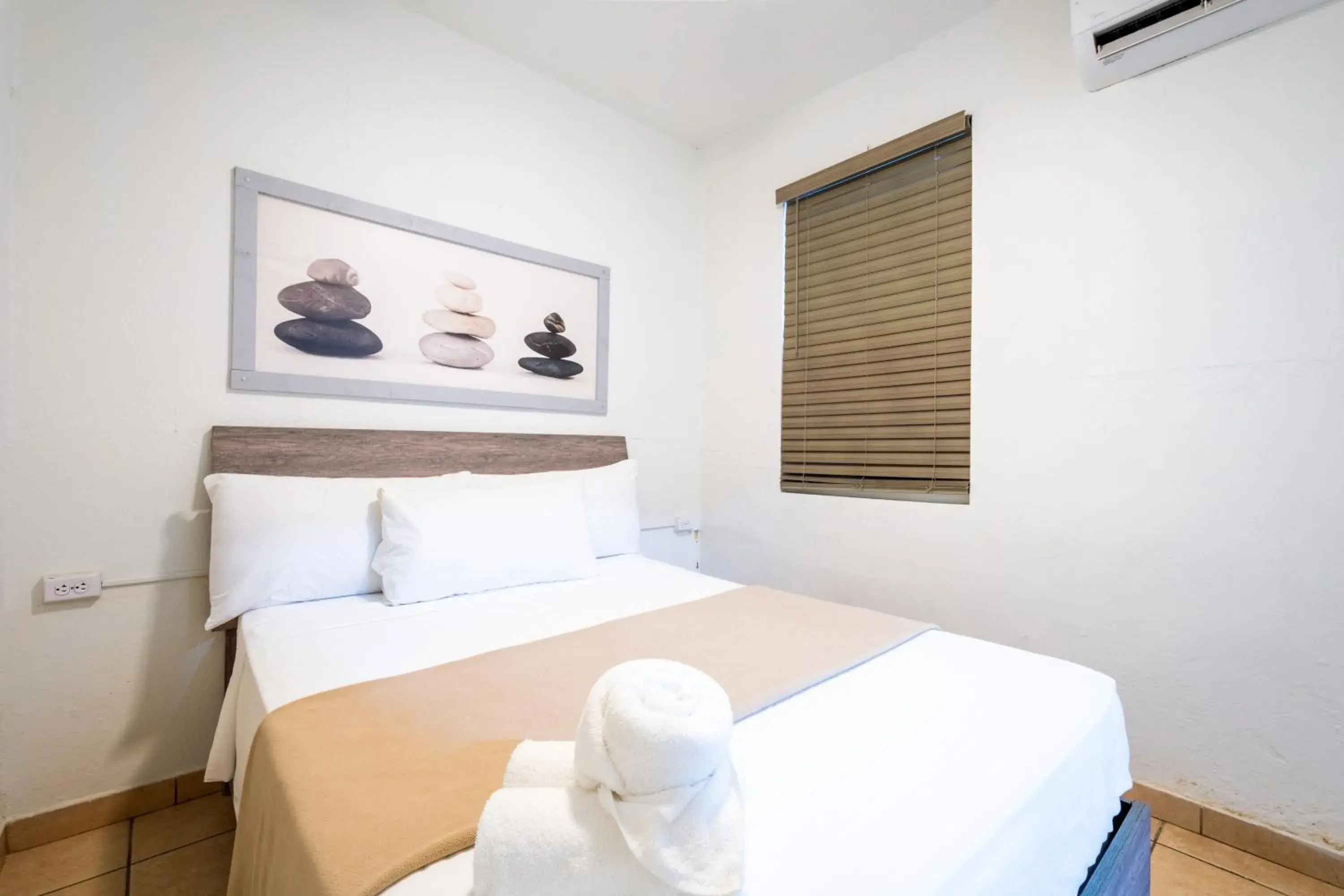 Economy Triple Room in West Coast Inn's Economy Triple Room in West Coast Inn's