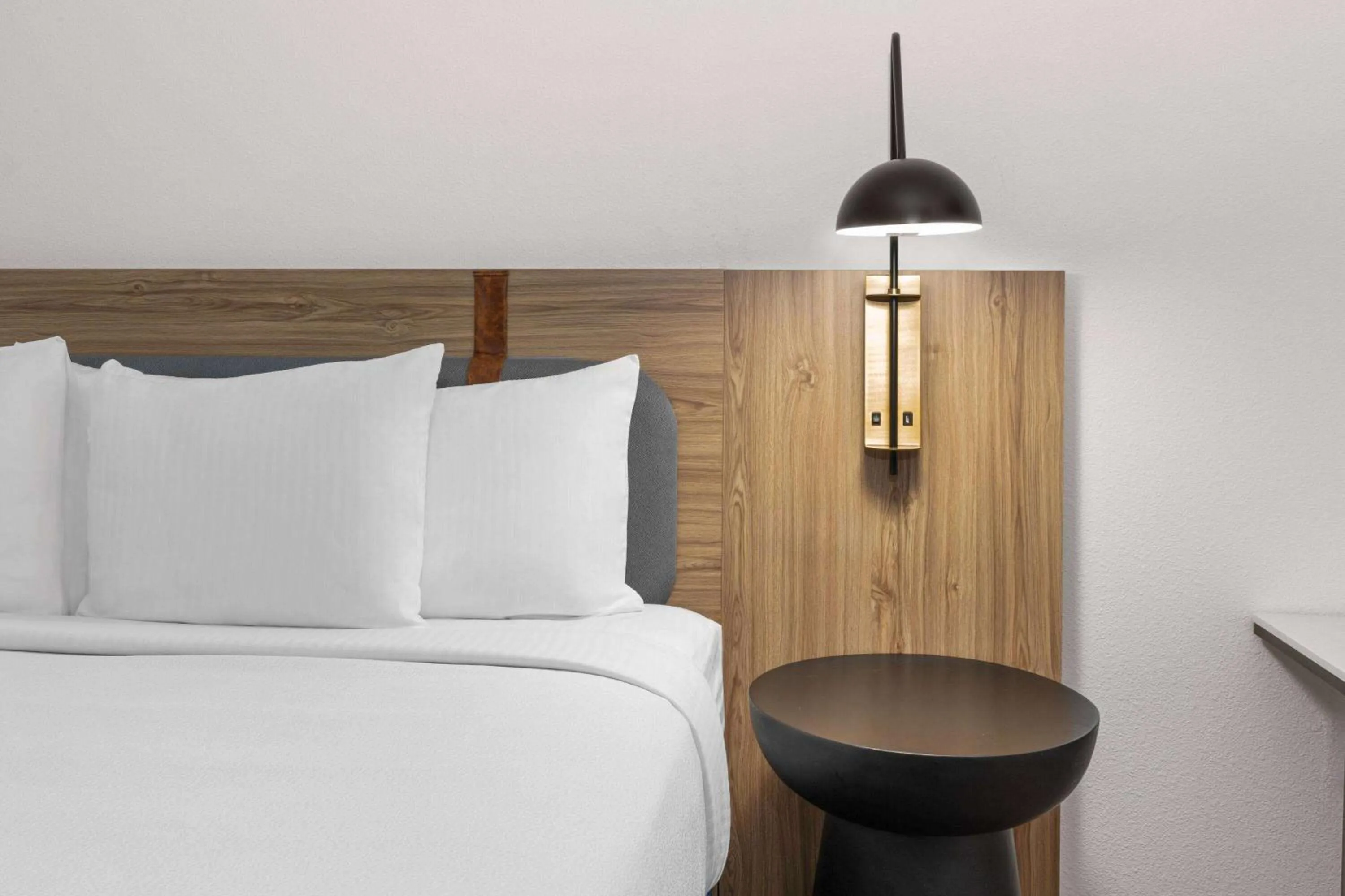 Photo of the whole room, Bed in La Quinta Inn & Suites by Wyndham El Paso East Loop-375