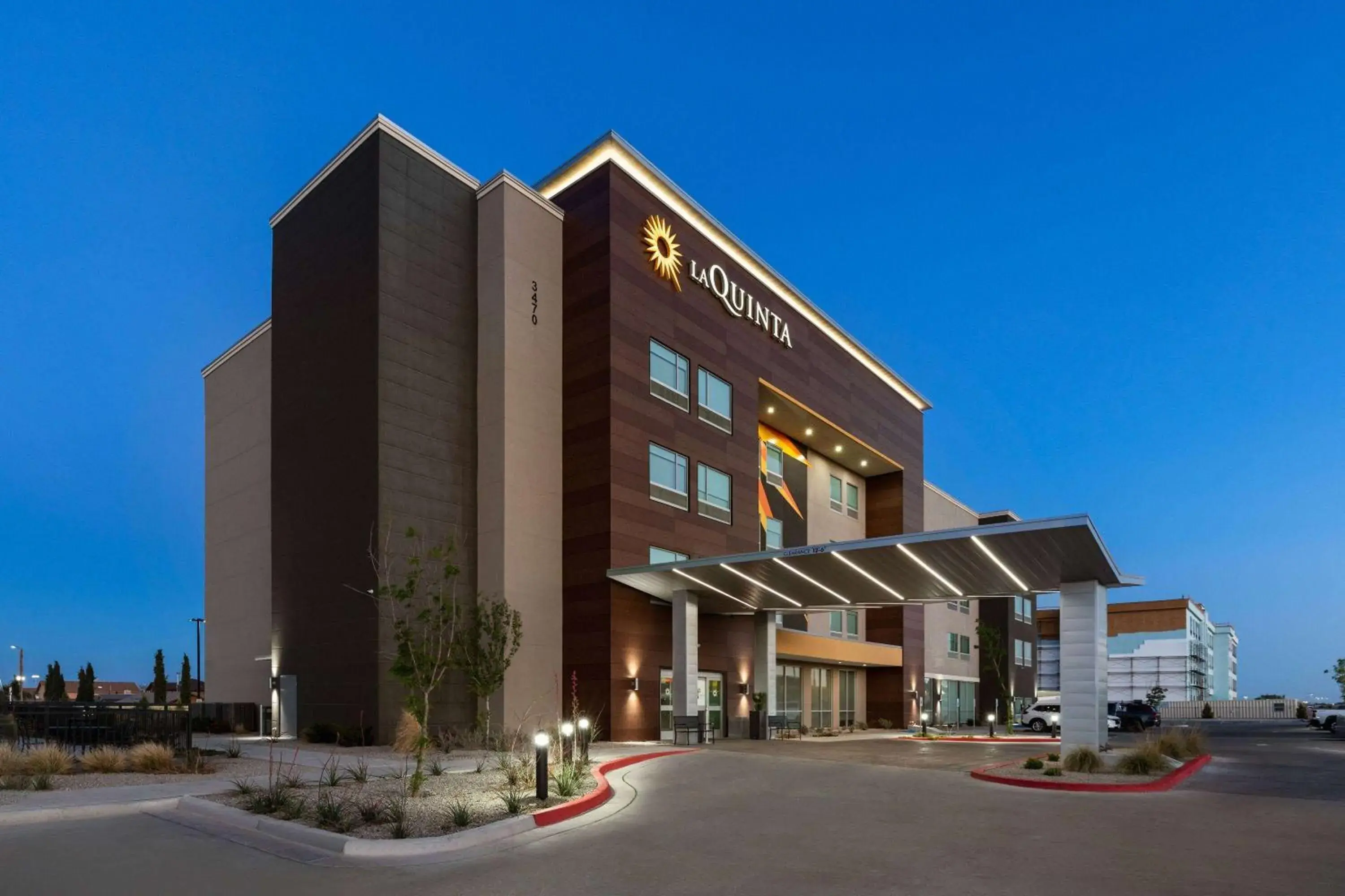Property building in La Quinta Inn & Suites by Wyndham El Paso East Loop-375 Property building in La Quinta Inn & Suites by Wyndham El Paso East Loop-375
