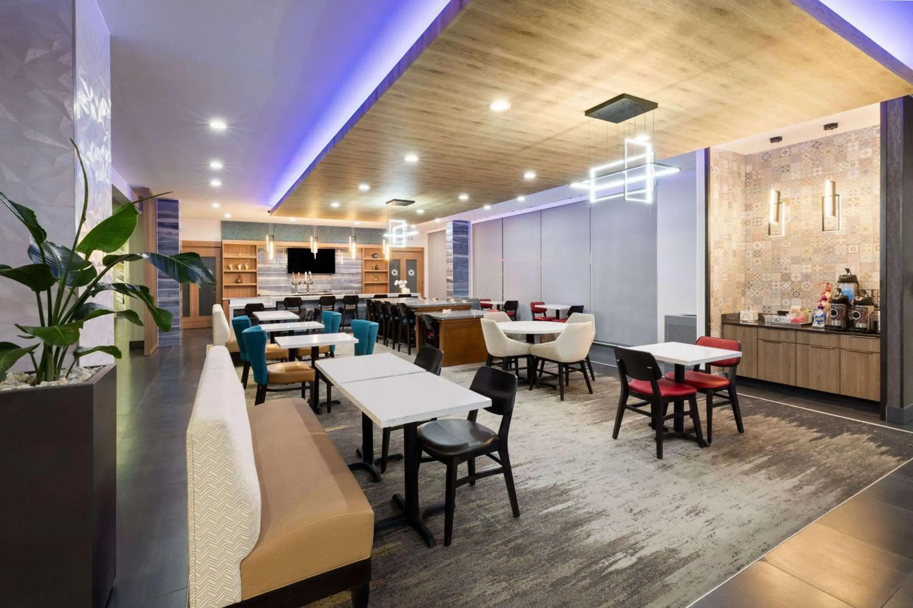 Lobby or reception in La Quinta Inn & Suites by Wyndham El Paso East Loop-375 Lobby or reception in La Quinta Inn & Suites by Wyndham El Paso East Loop-375