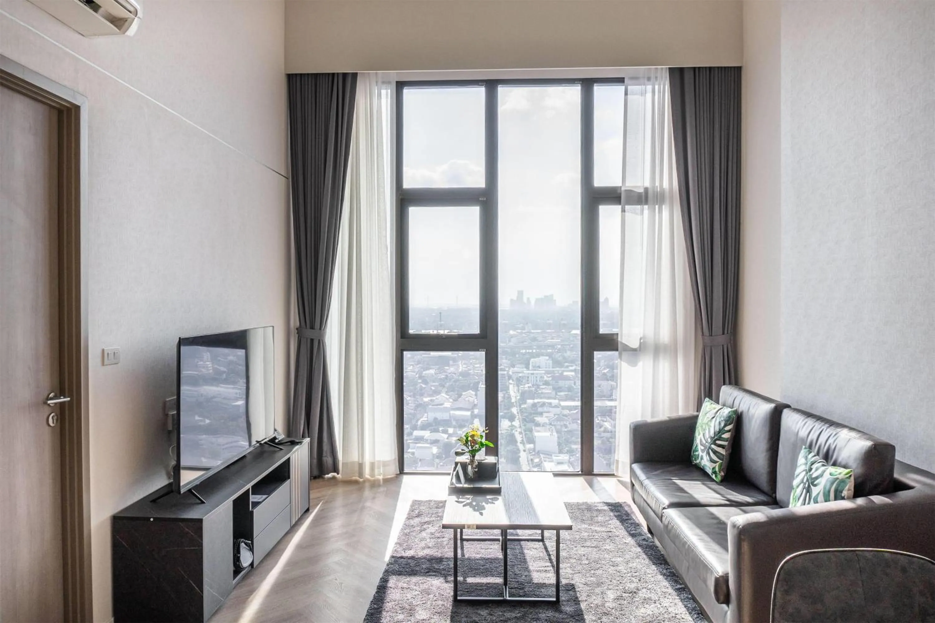 Photo of the whole room in Ramada By Wyndham Bangkok Sukhumvit 87