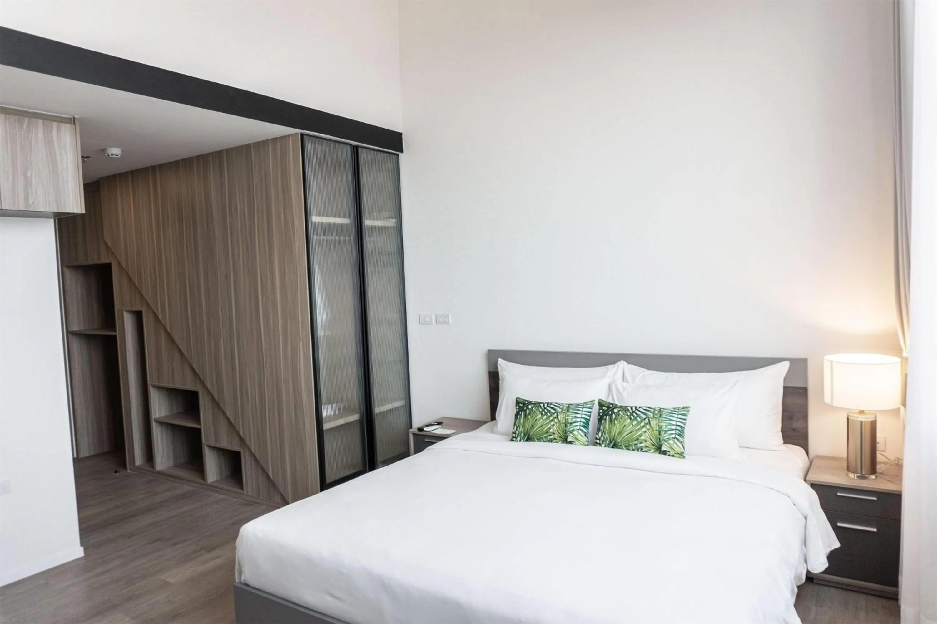 Photo of the whole room, Bed in Ramada By Wyndham Bangkok Sukhumvit 87