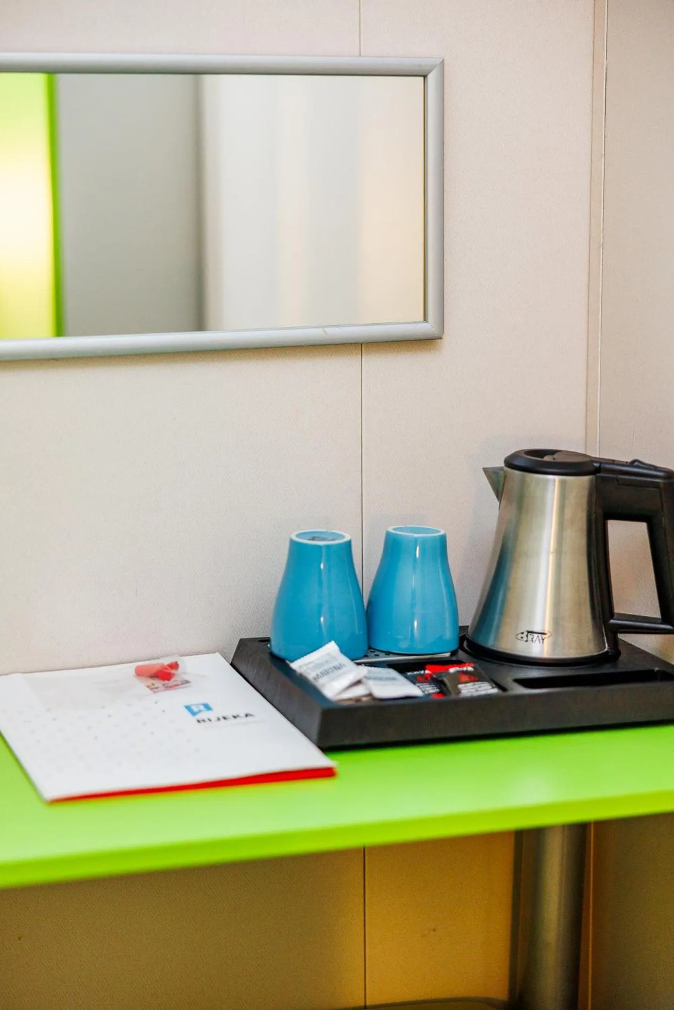 Coffee/tea facilities in Botel Marina