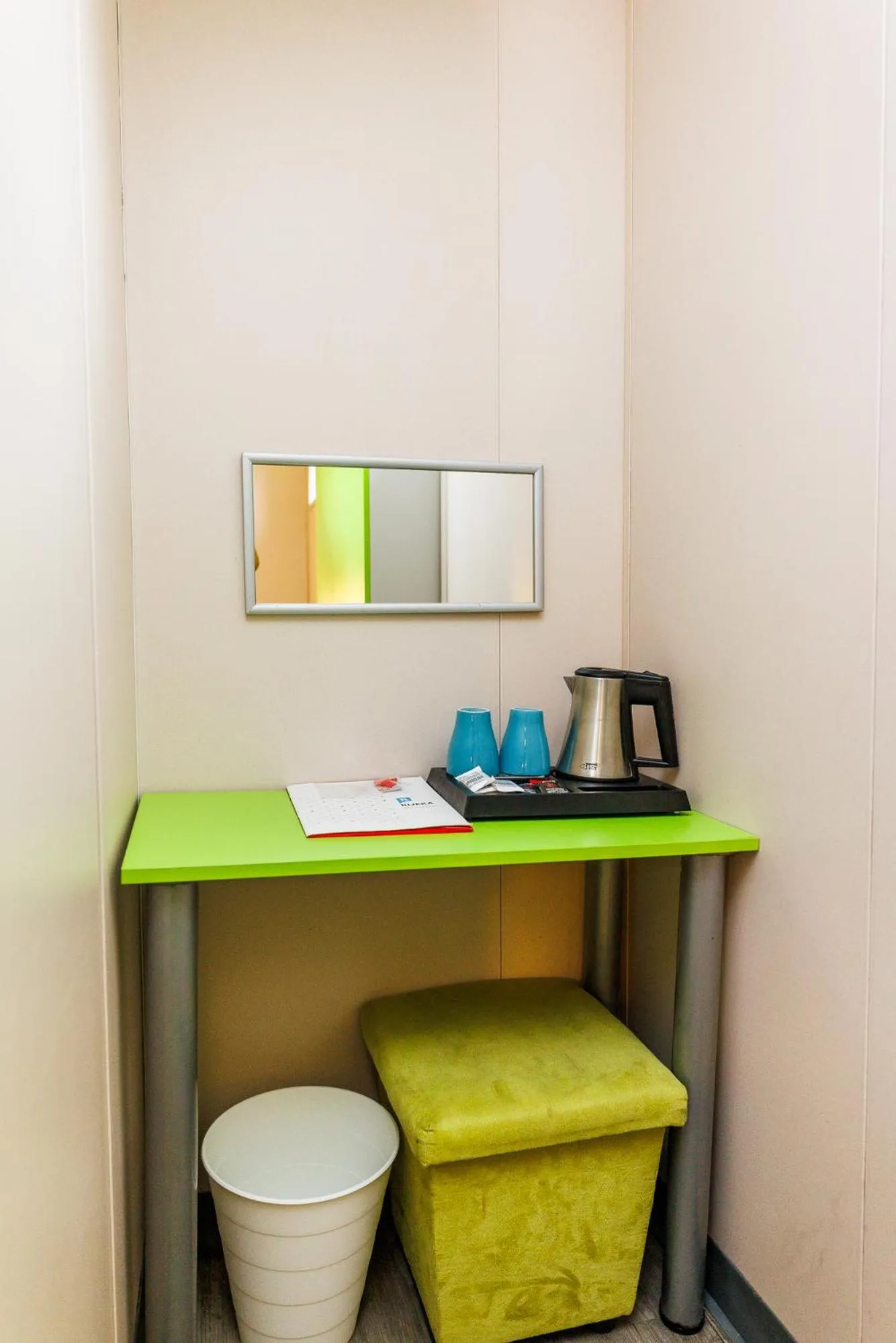 Coffee/tea facilities in Botel Marina