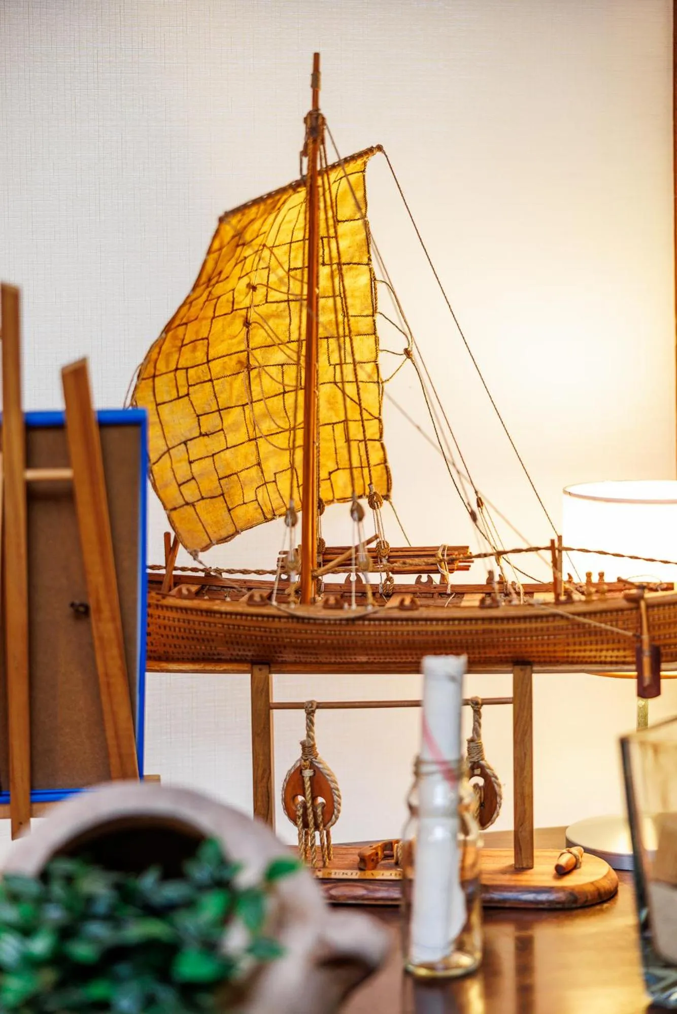 Decorative detail in Botel Marina