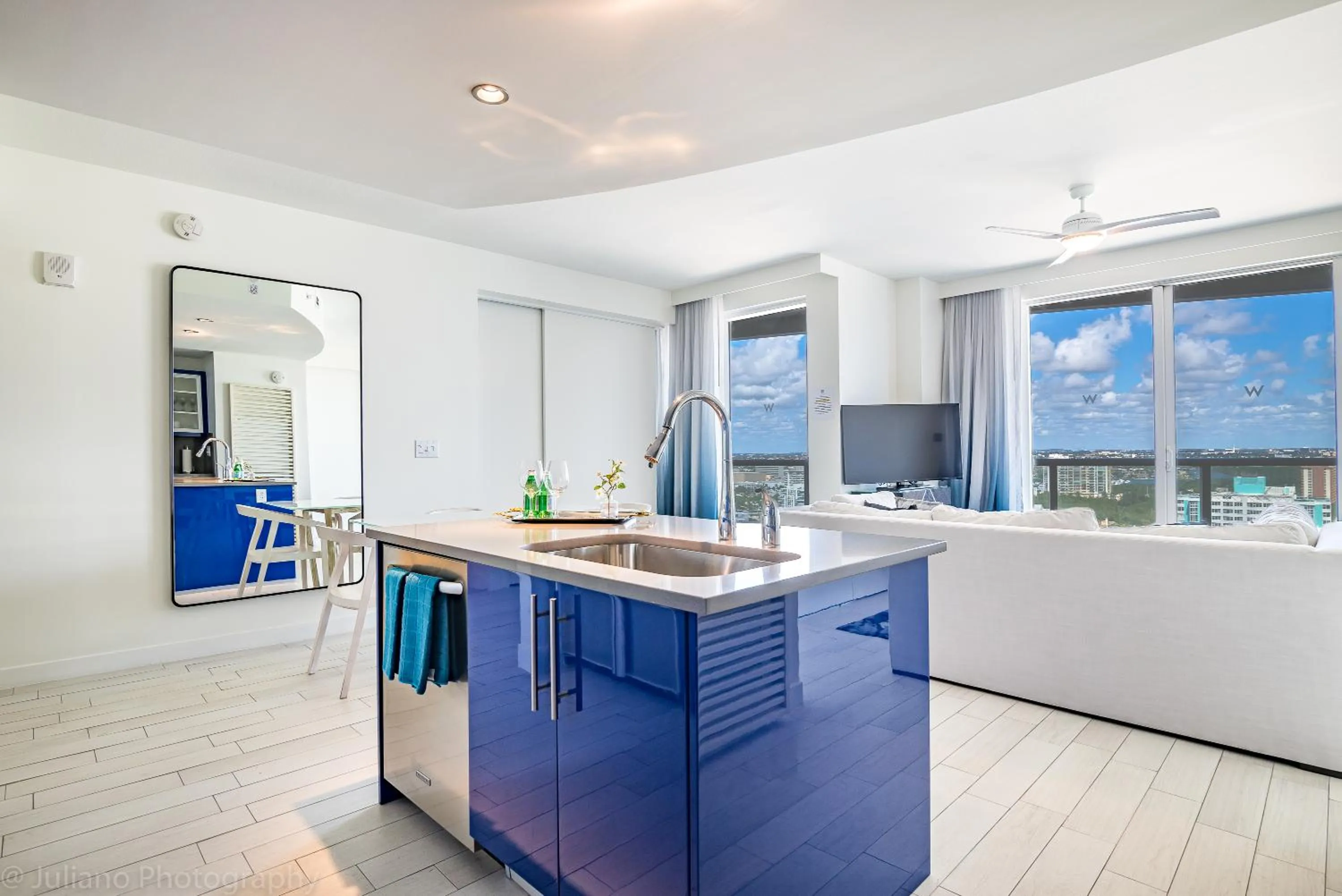 Kitchen or kitchenette in W Residences Fort Lauderdale Luxury Suites Across from Fort Lauderdale Beach