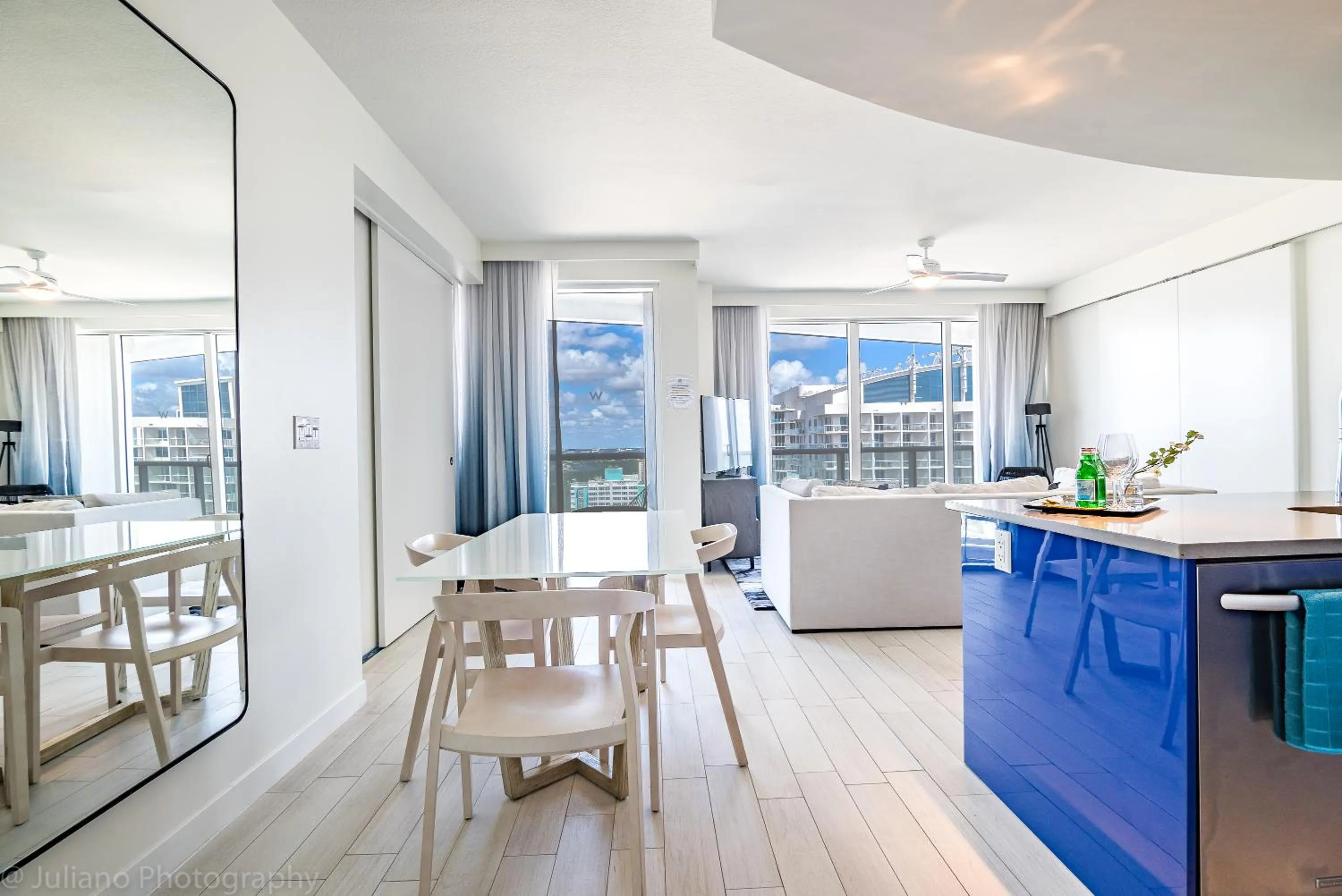 Kitchen or kitchenette in W Residences Fort Lauderdale Luxury Suites Across from Fort Lauderdale Beach