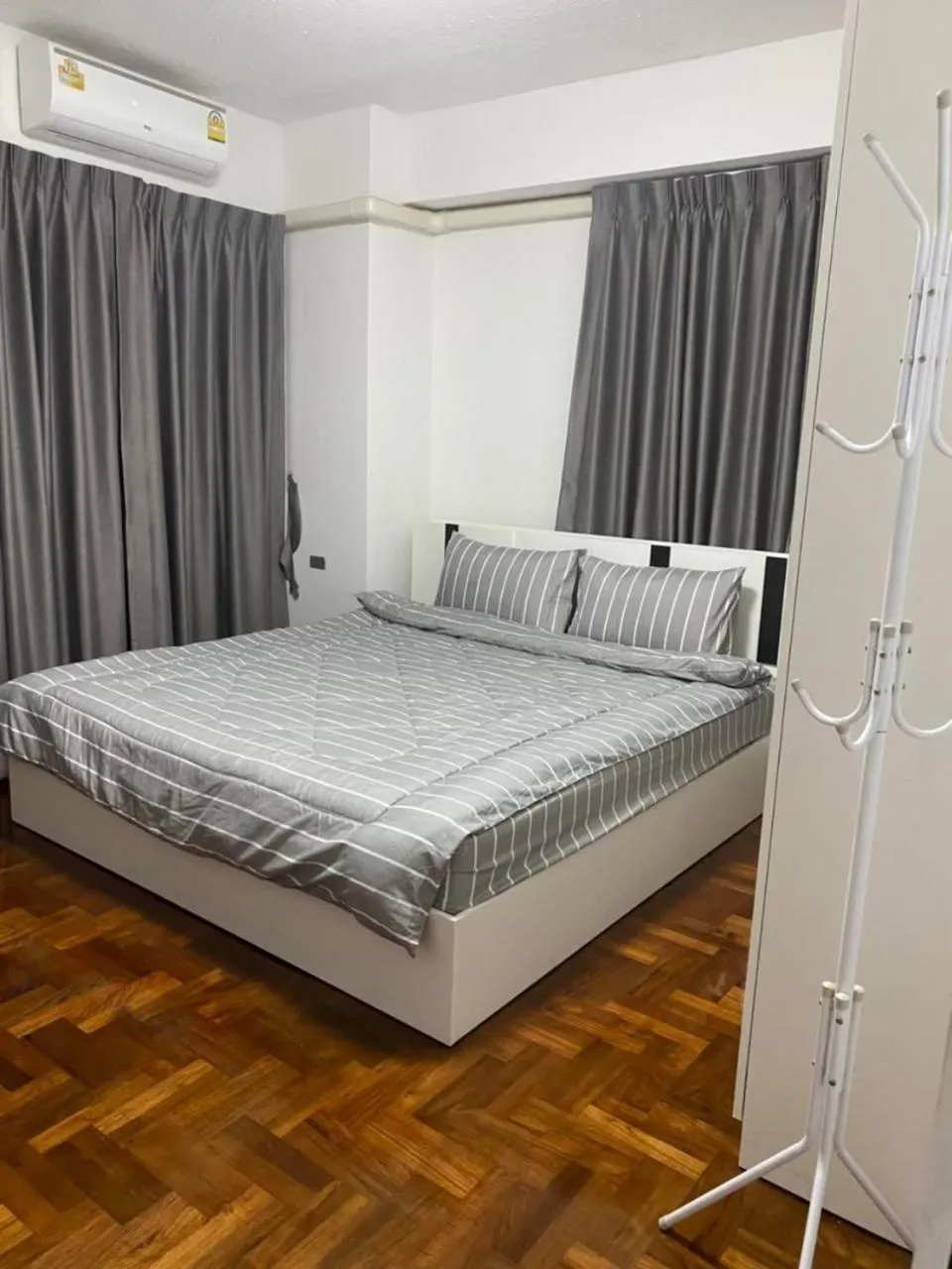 Bedroom, Bed in Winning tower