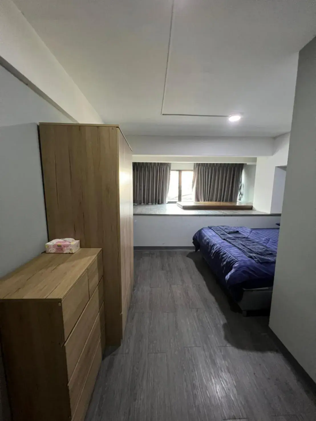 Photo of the whole room, Bed in W71 Photo of the whole room, Bed in W71