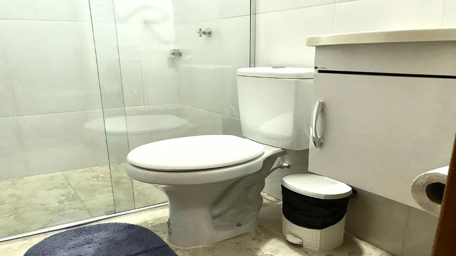 Toilet in Hotel Residencial Manaus - Flores