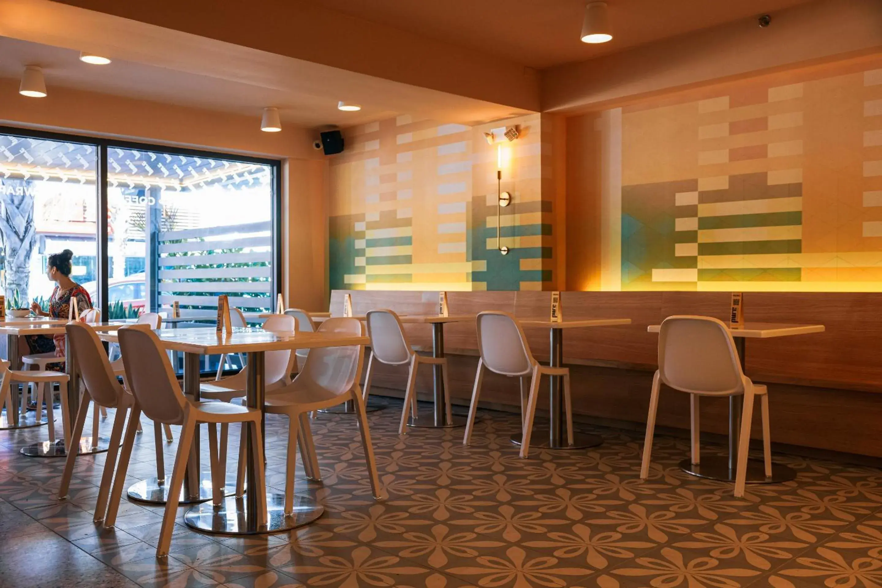 Restaurant/places to eat in HiBird- Apartment and Suites Hotel Restaurant/places to eat in HiBird- Apartment and Suites Hotel