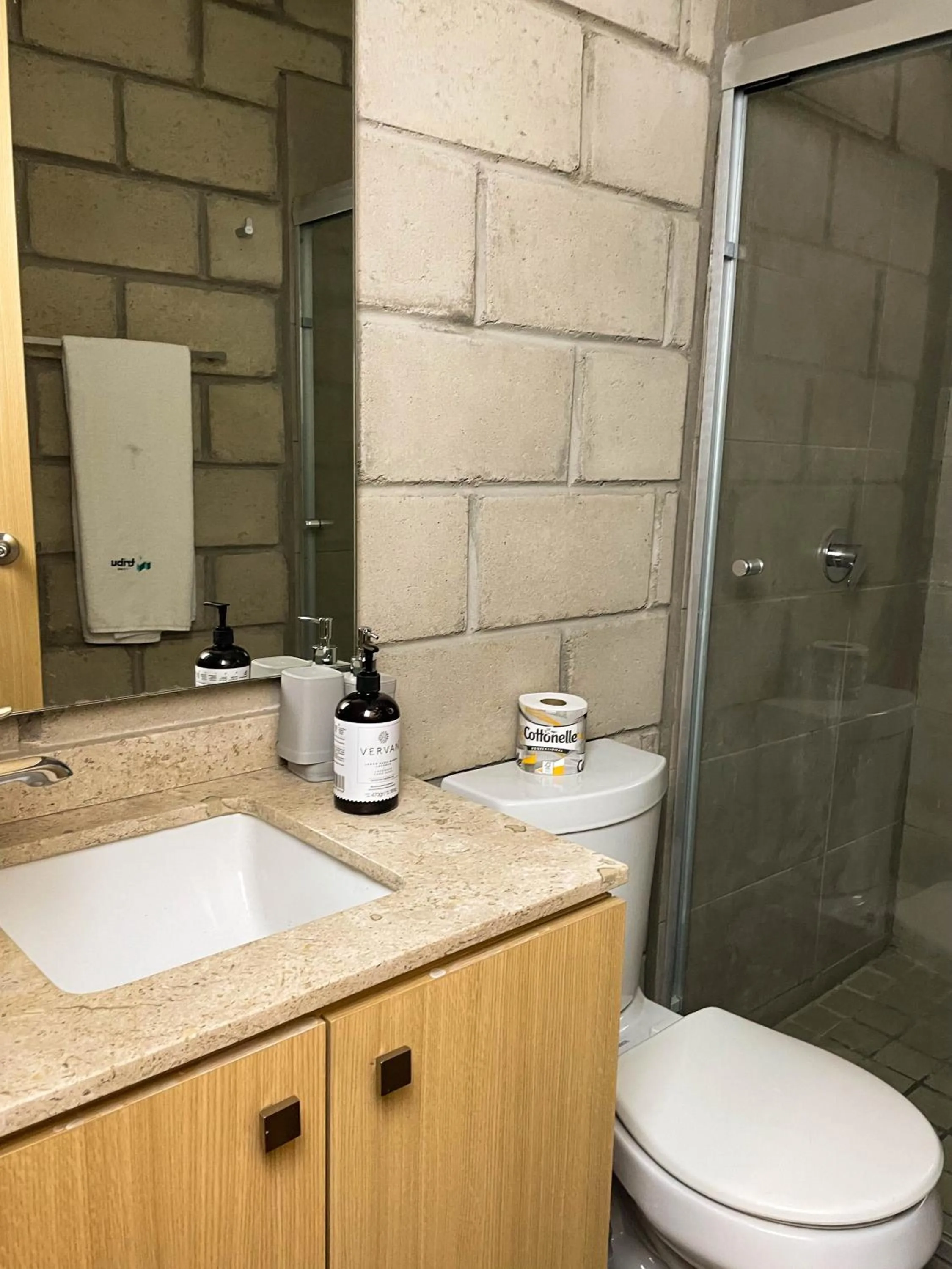 Shower in Tribu Centro Histórico