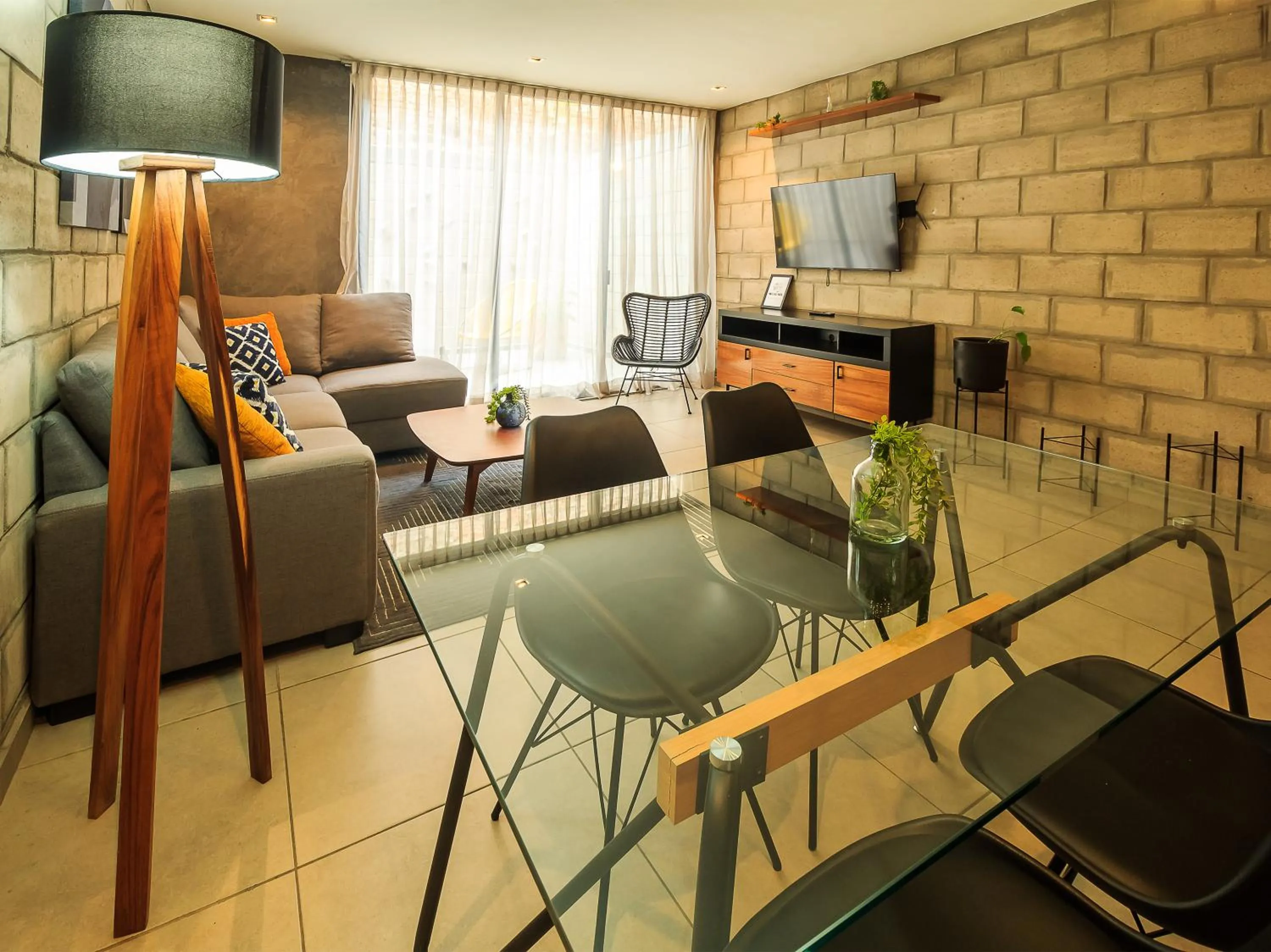 Communal lounge/ TV room in Tribu Centro Histórico