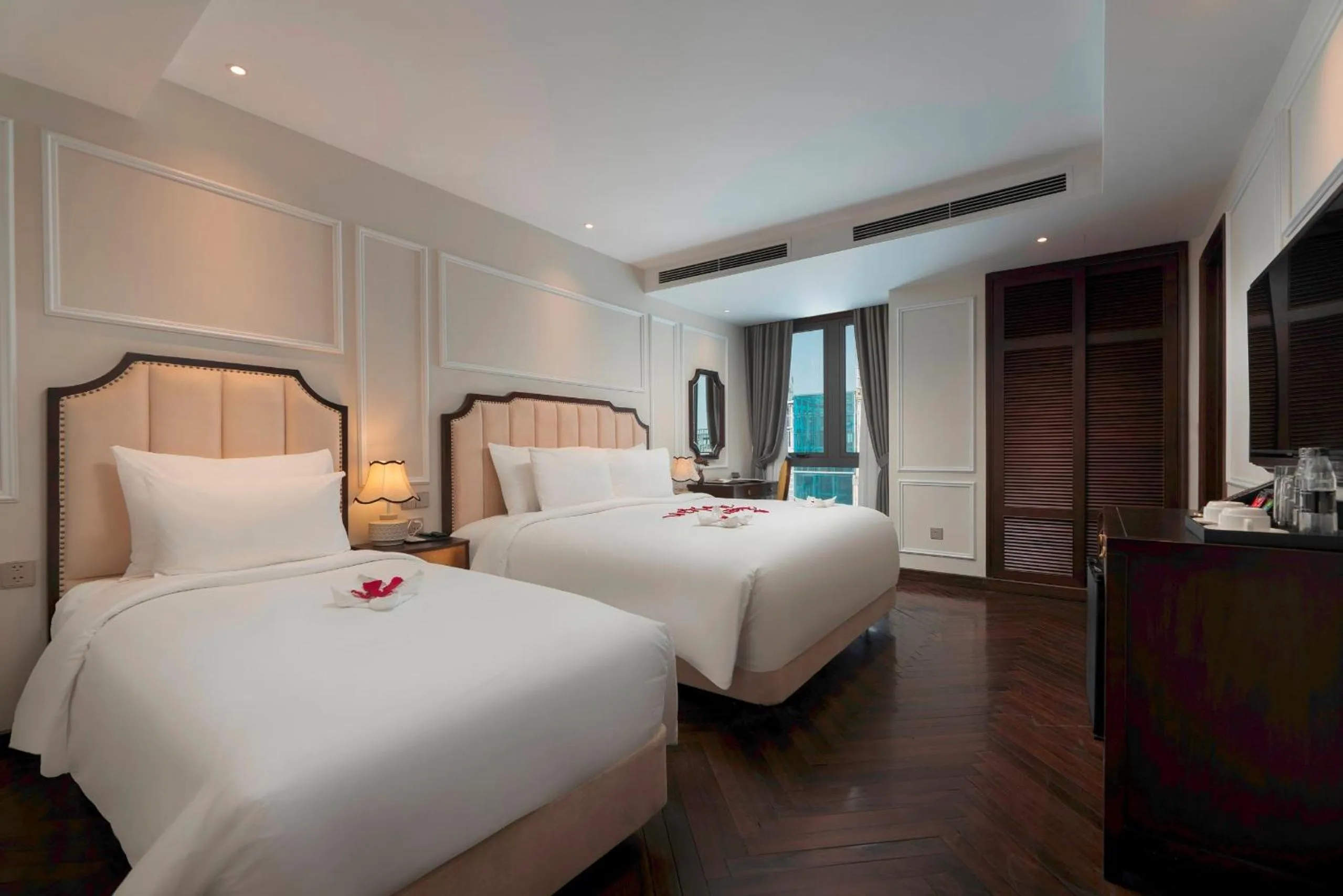 Bedroom, Bed in LeaH Silk Hotel