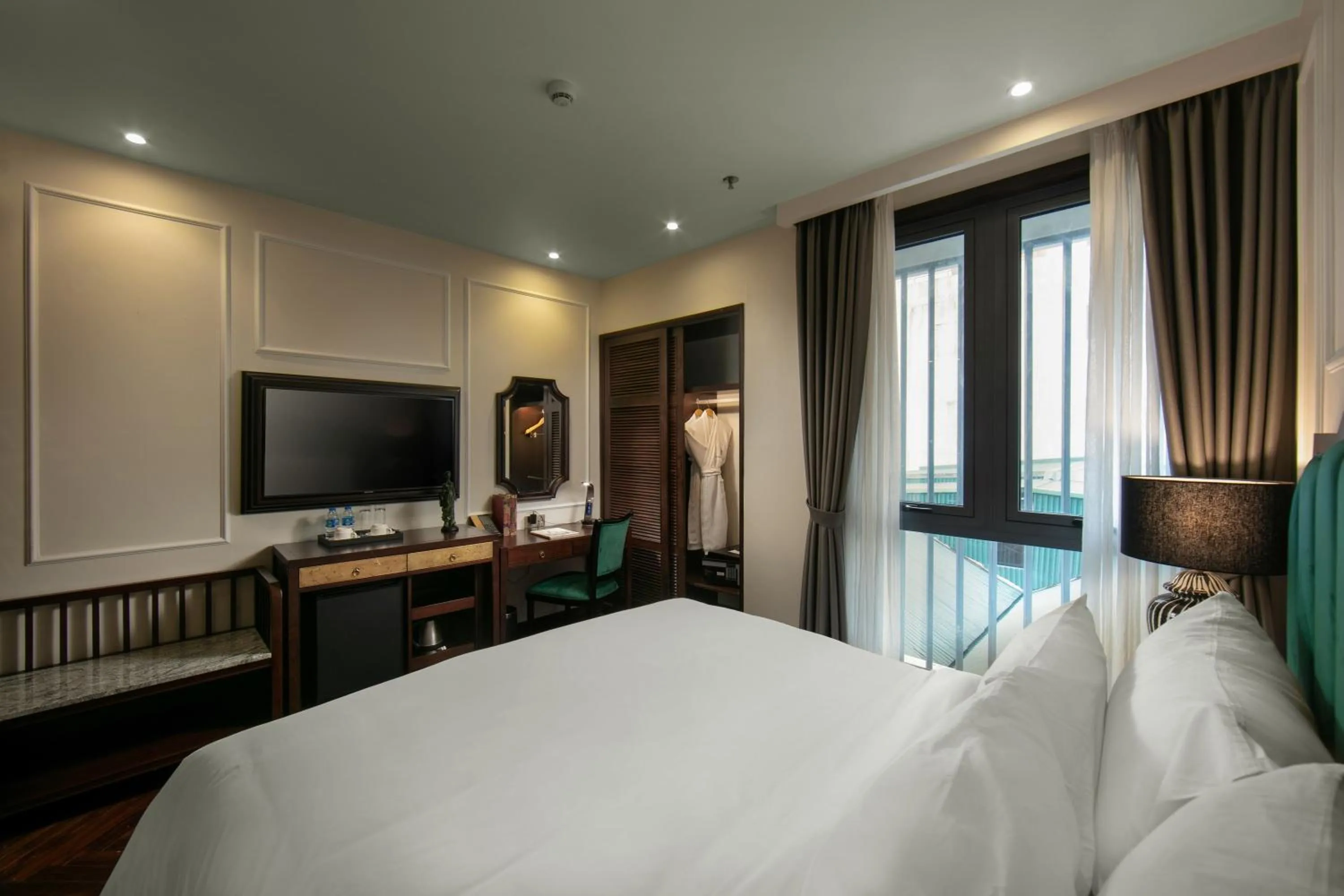 View (from property/room), Bed in LeaH Silk Hotel