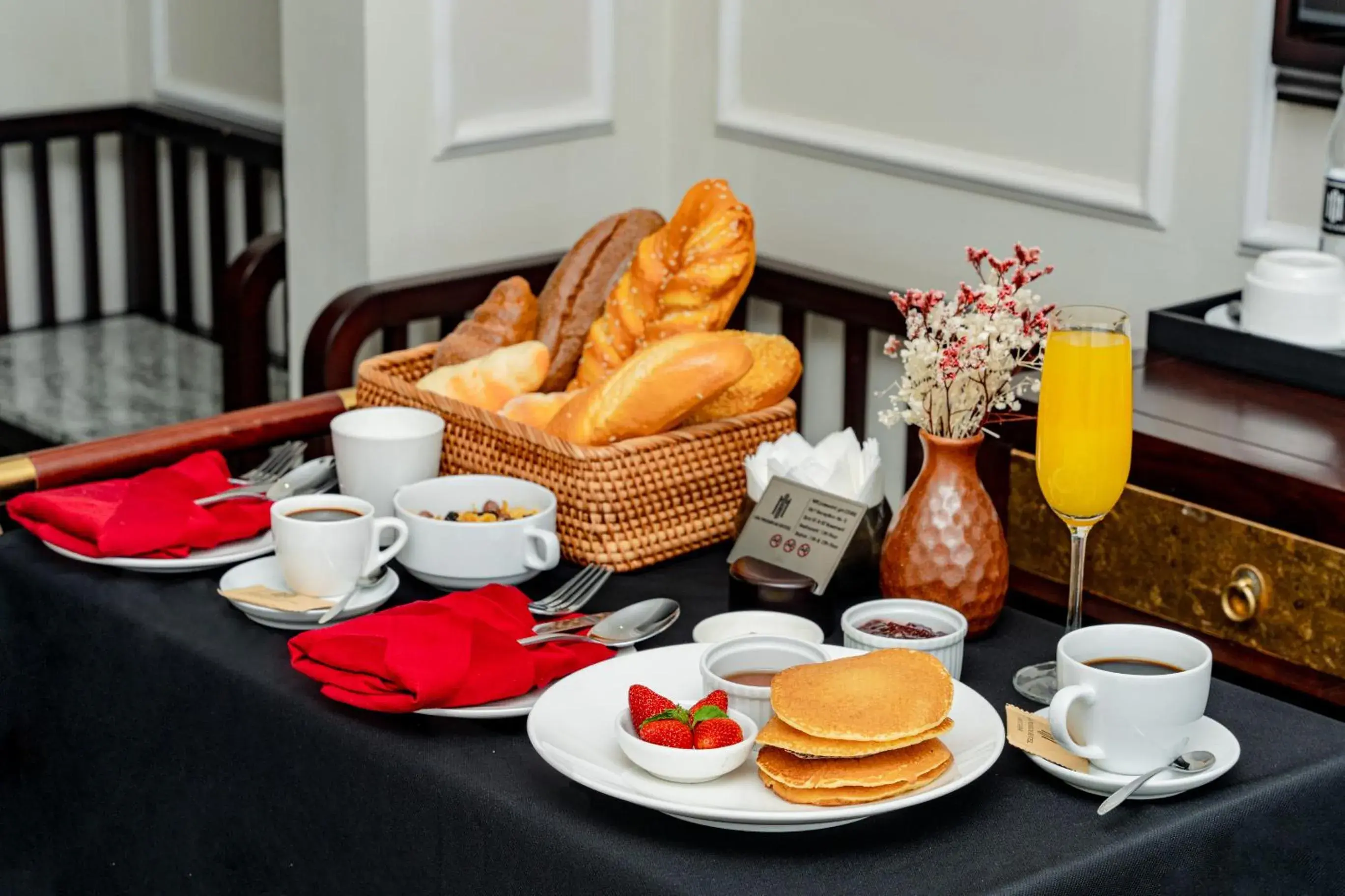 Food and drinks in GM Premium Hotel Food and drinks in GM Premium Hotel