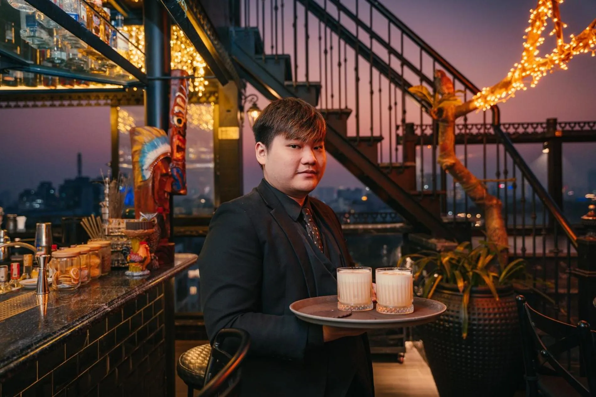 Restaurant/places to eat in LeaH Silk Hotel