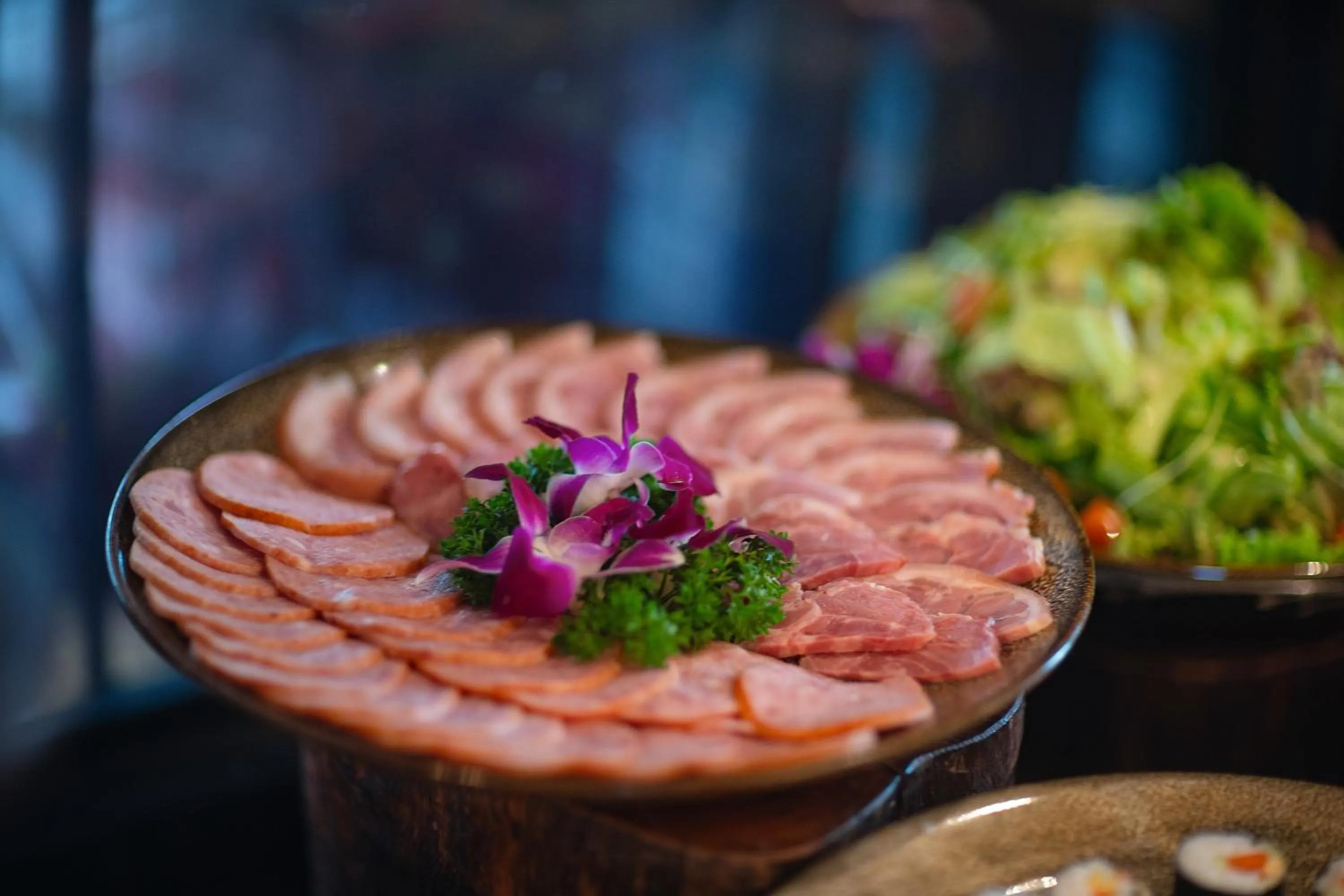 Restaurant/places to eat in LeaH Silk Hotel