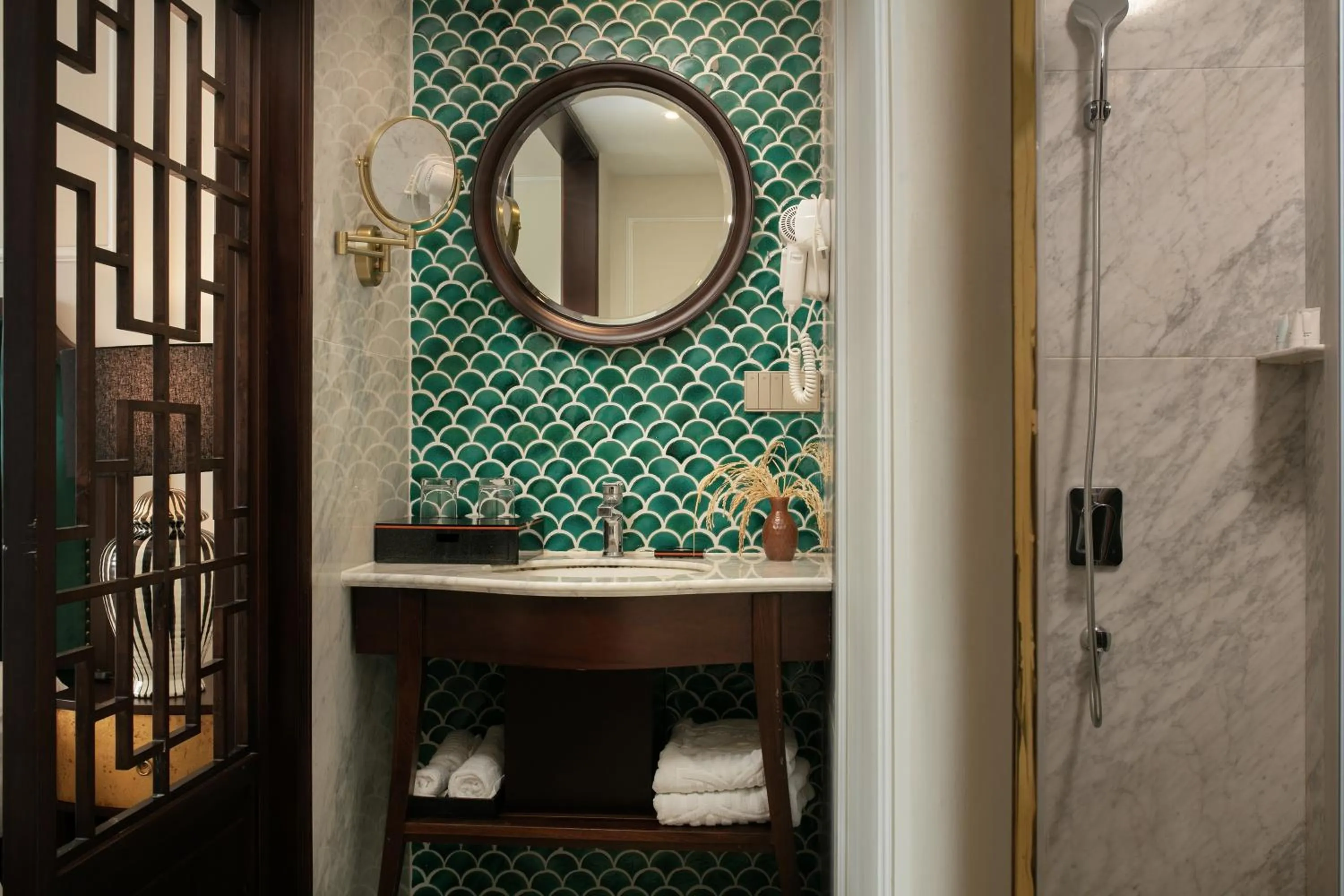 Bathroom in LeaH Silk Hotel